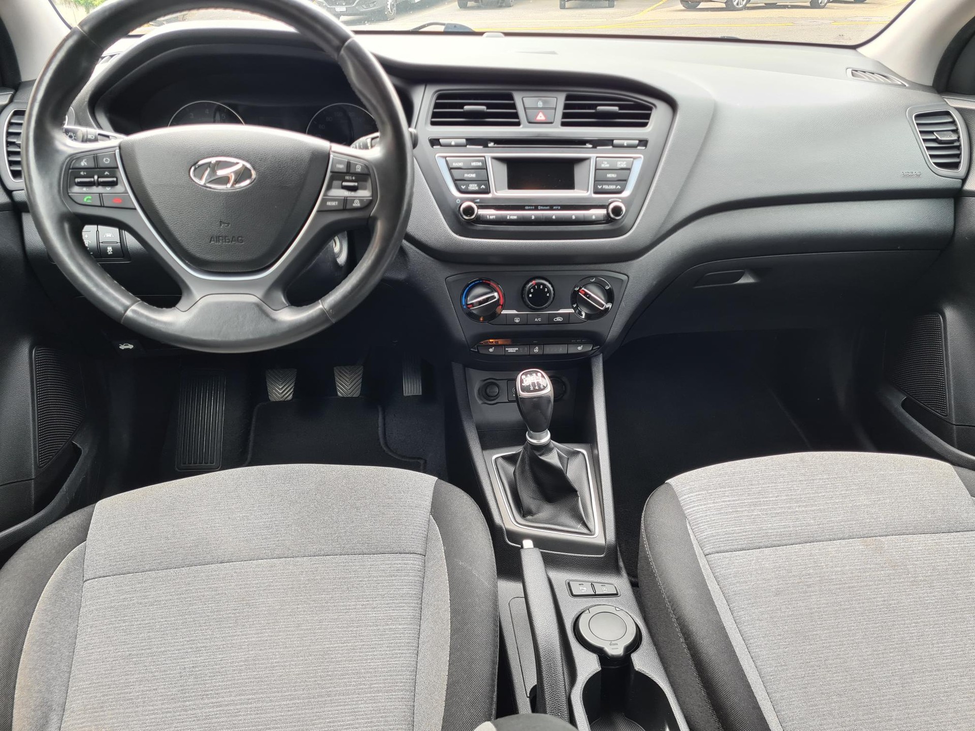 HYUNDAI i20 1.0 T-GDi Amplia-image-9