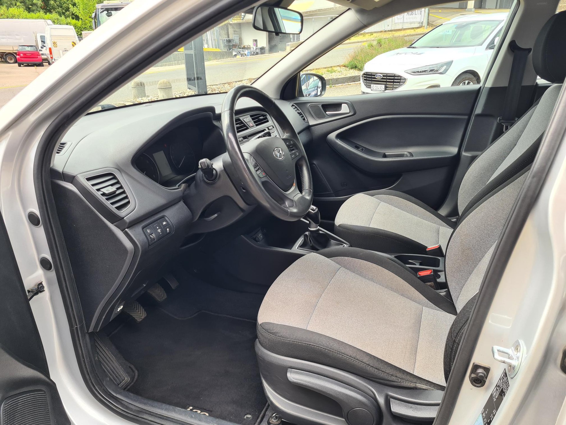 HYUNDAI i20 1.0 T-GDi Amplia-image-6