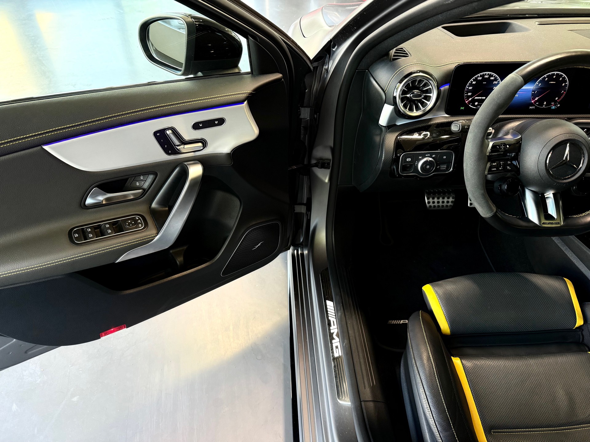 MERCEDES-BENZ A AMG 45 S 4Matic+ 8G-DCT-image-9