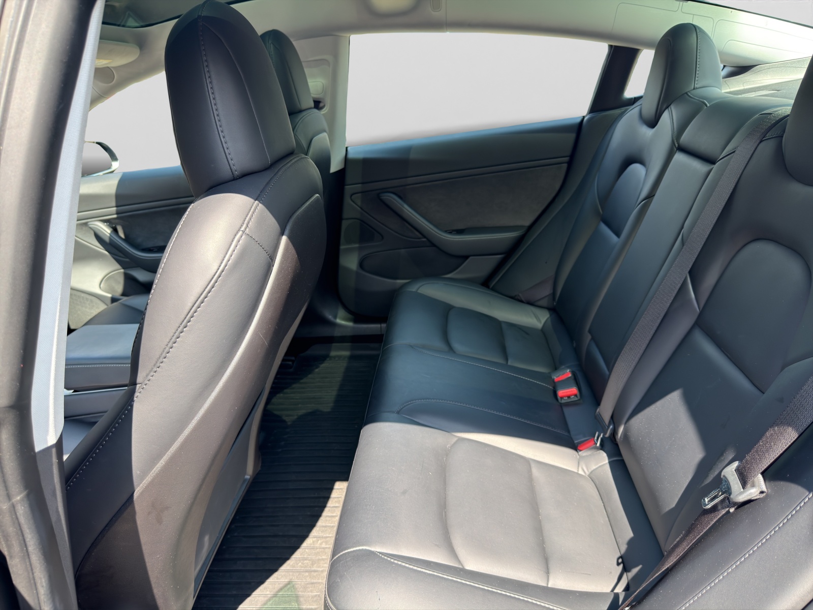TESLA Model 3 Long Range Dual Motor AWD-image-10