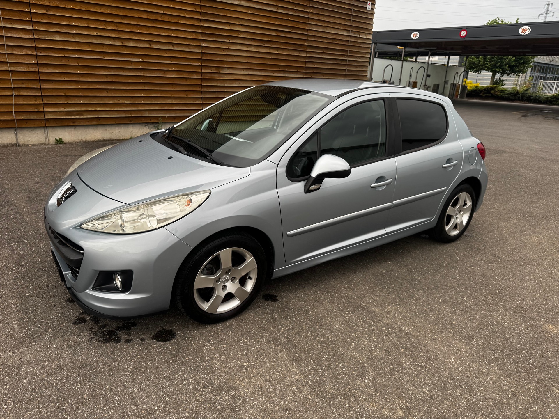 PEUGEOT 207 1.6 16V Sport Automatic-image-2
