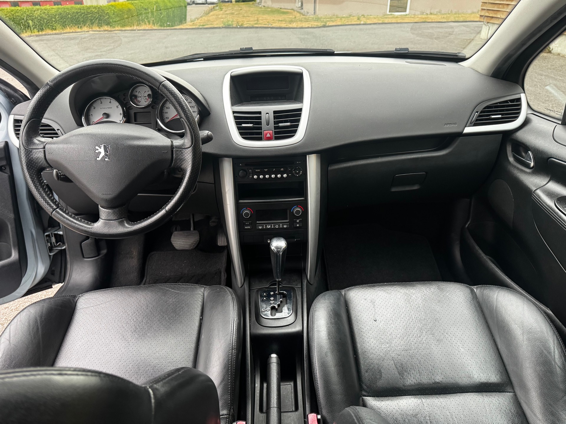 PEUGEOT 207 1.6 16V Sport Automatic-image-5