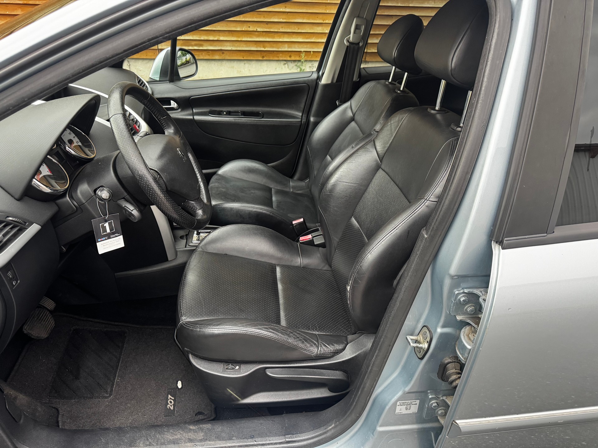 PEUGEOT 207 1.6 16V Sport Automatic-image-7