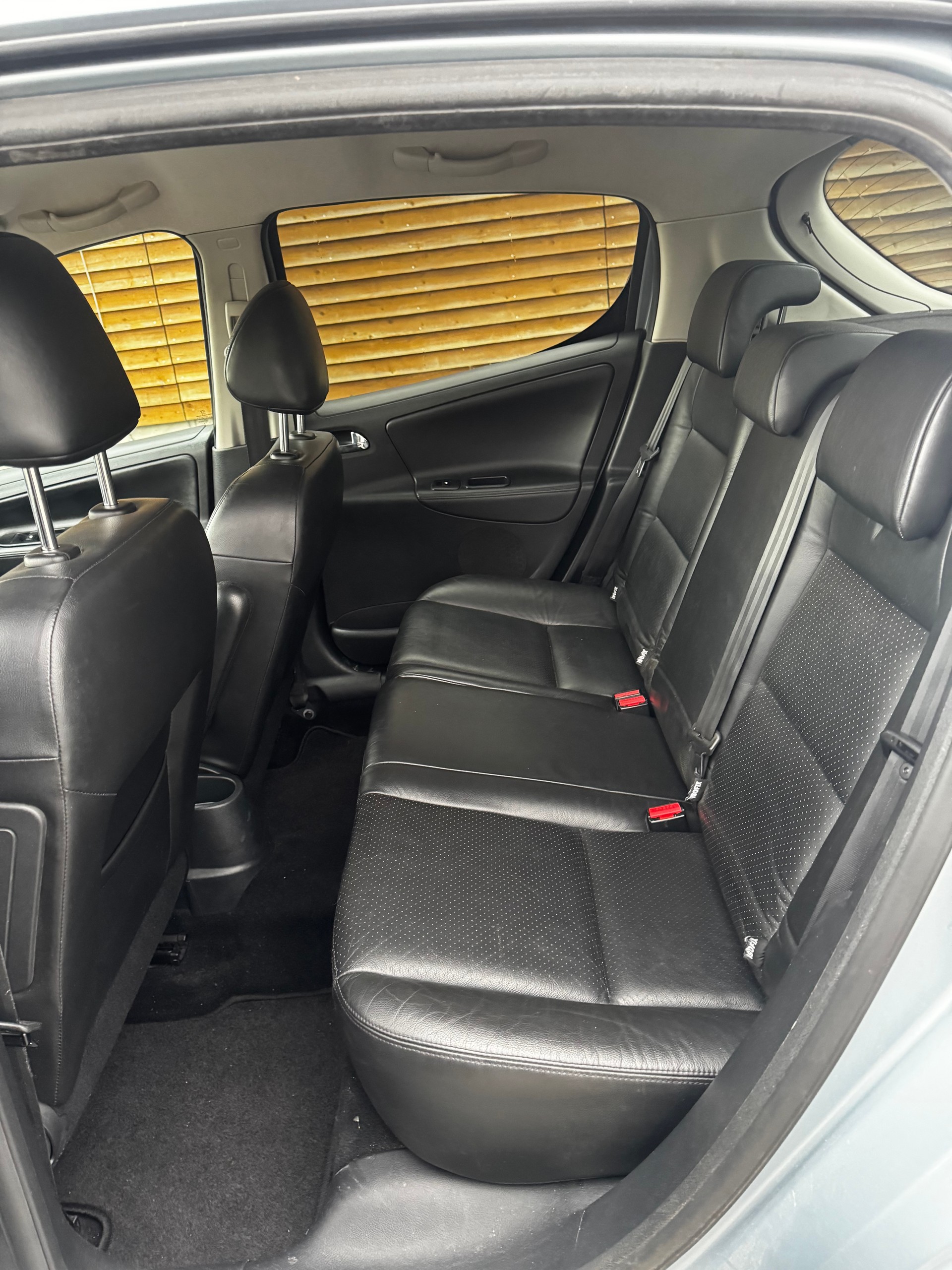 PEUGEOT 207 1.6 16V Sport Automatic-image-6