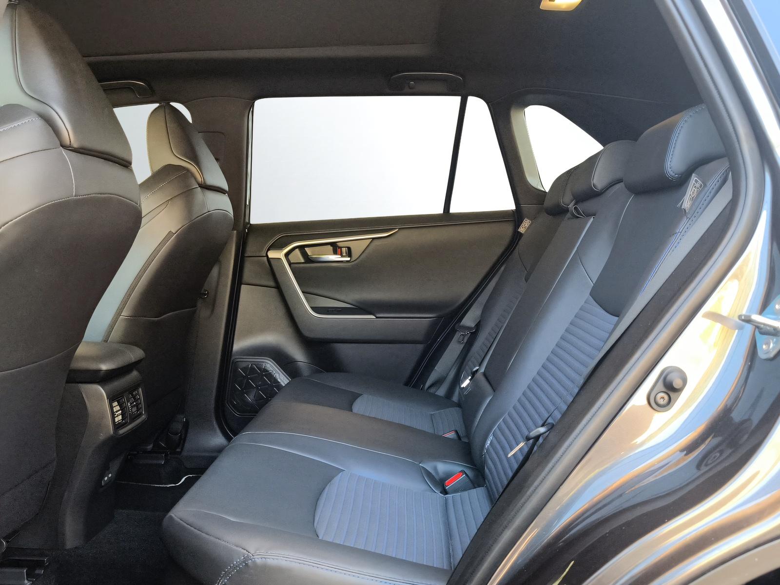 TOYOTA RAV4 2.5 HEV Style-image-8