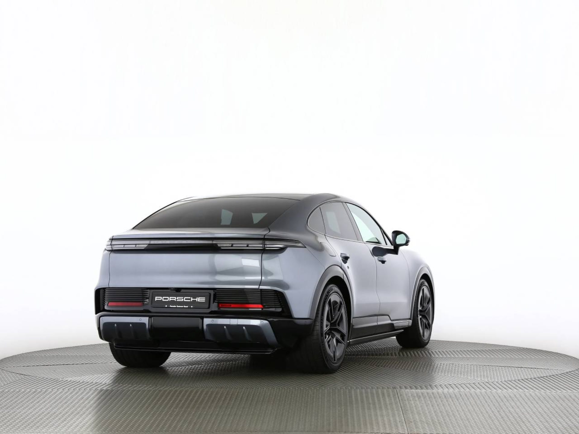 PORSCHE Cayenne S Coupé Electric-image-19