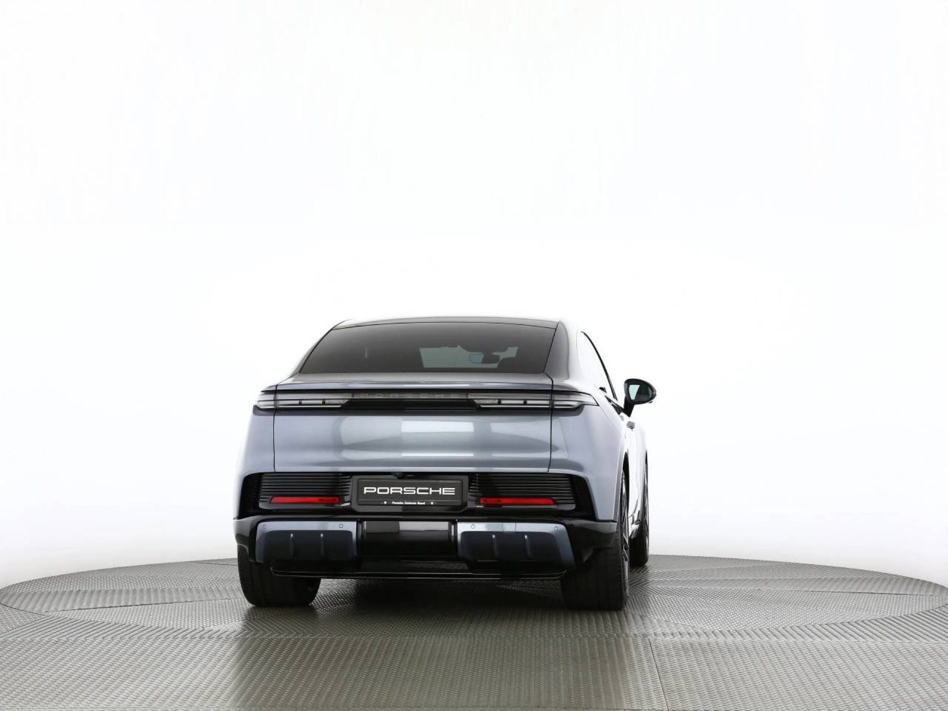 PORSCHE Cayenne S Coupé Electric-image-18