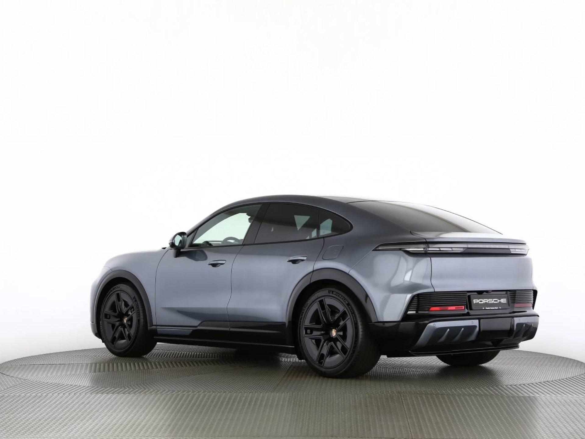 PORSCHE Cayenne S Coupé Electric-image-16