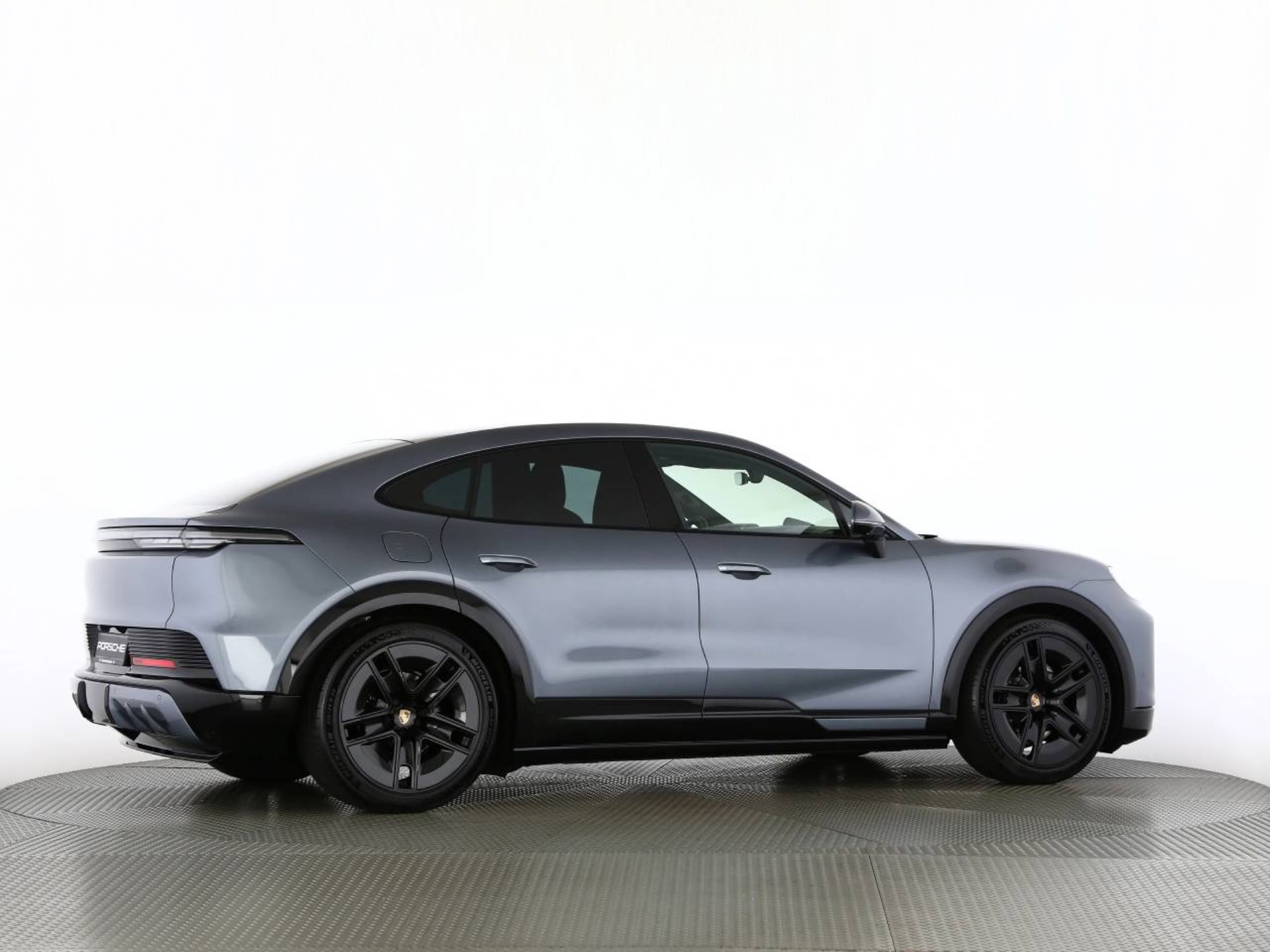 PORSCHE Cayenne S Coupé Electric-image-21