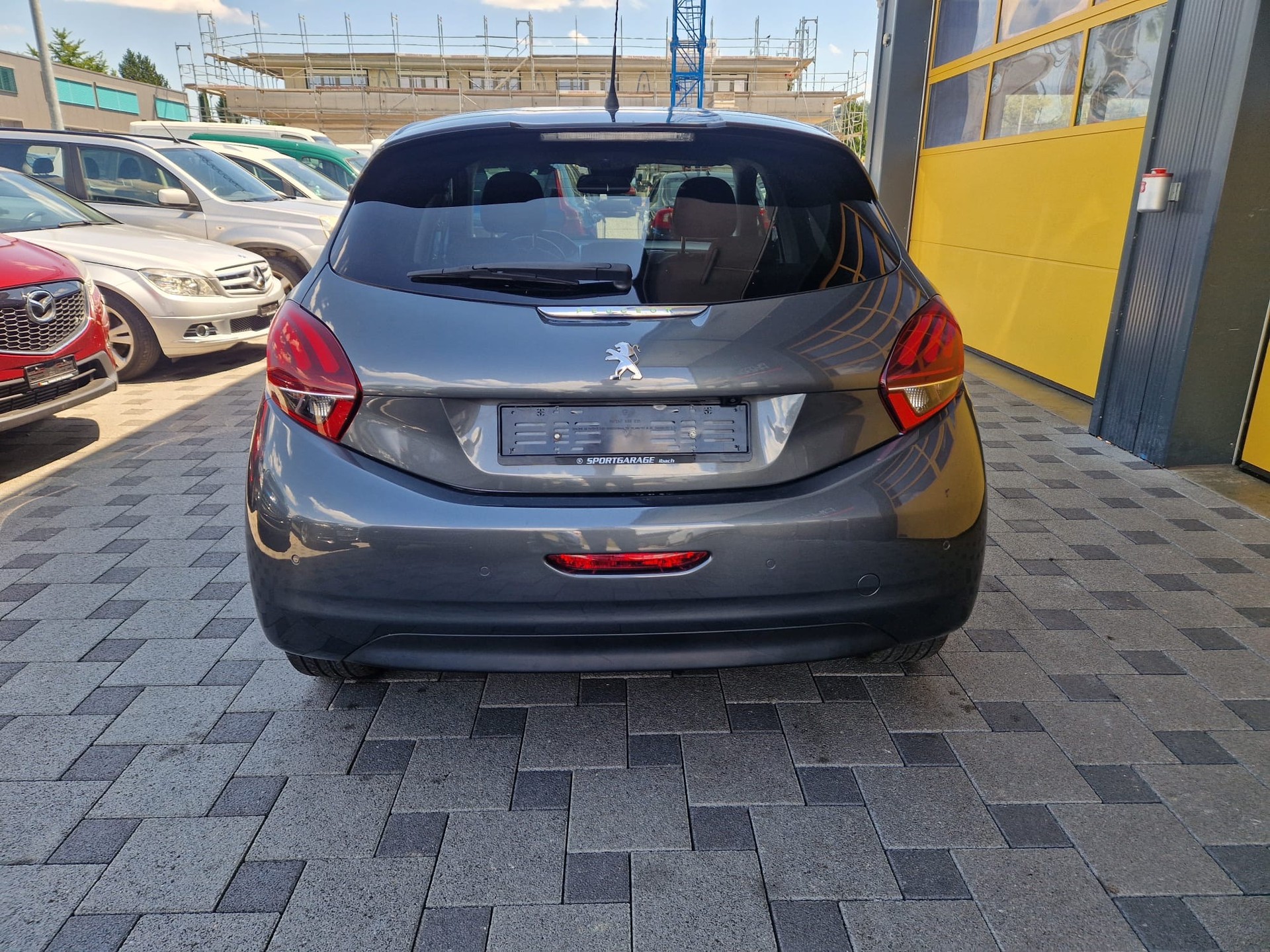 PEUGEOT 208 1.6 BlueHDI Active-image-4