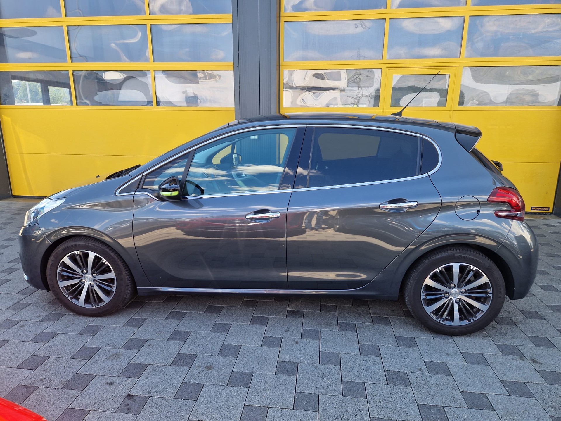 PEUGEOT 208 1.6 BlueHDI Active-image-6