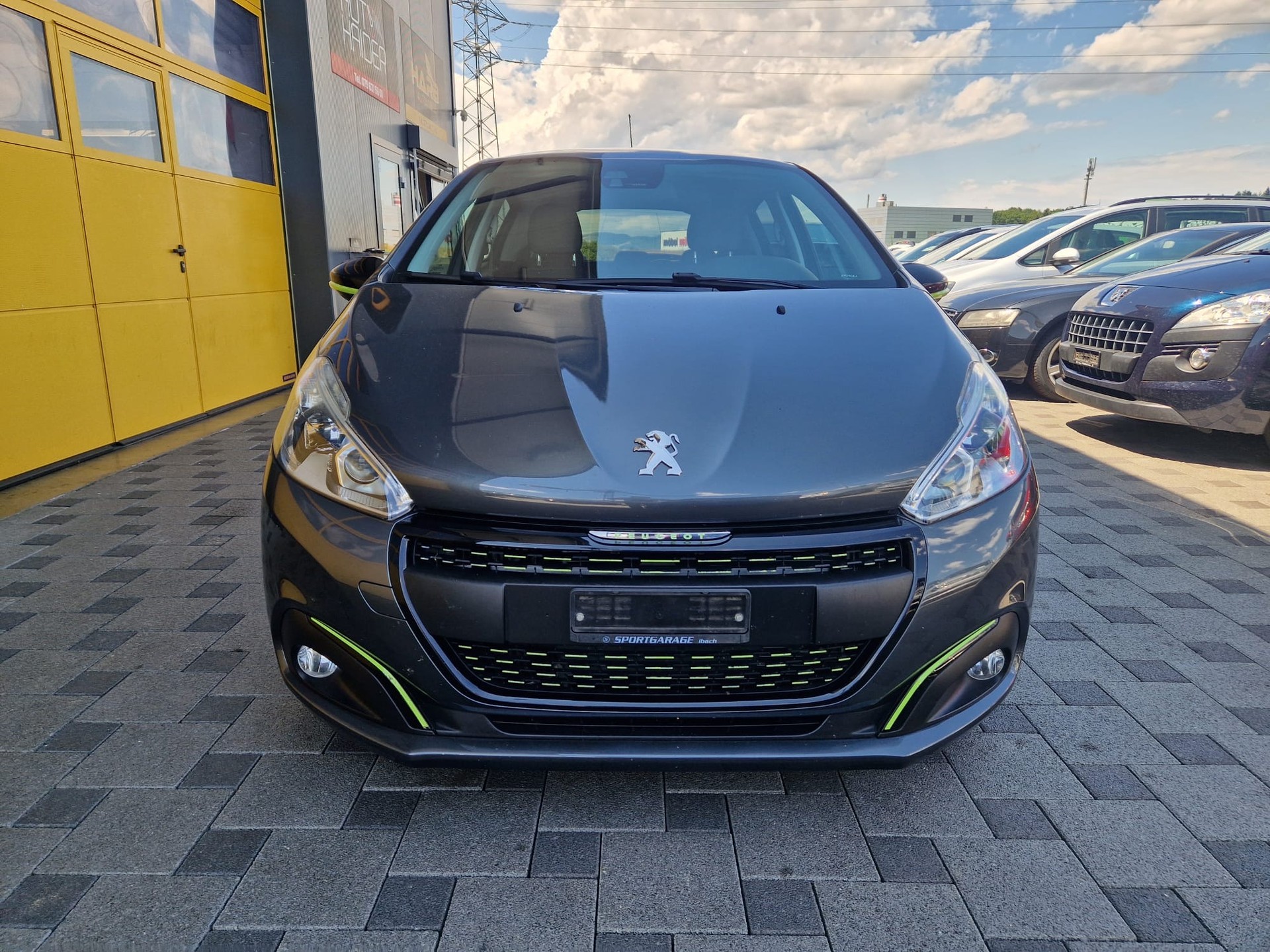 PEUGEOT 208 1.6 BlueHDI Active-image-1