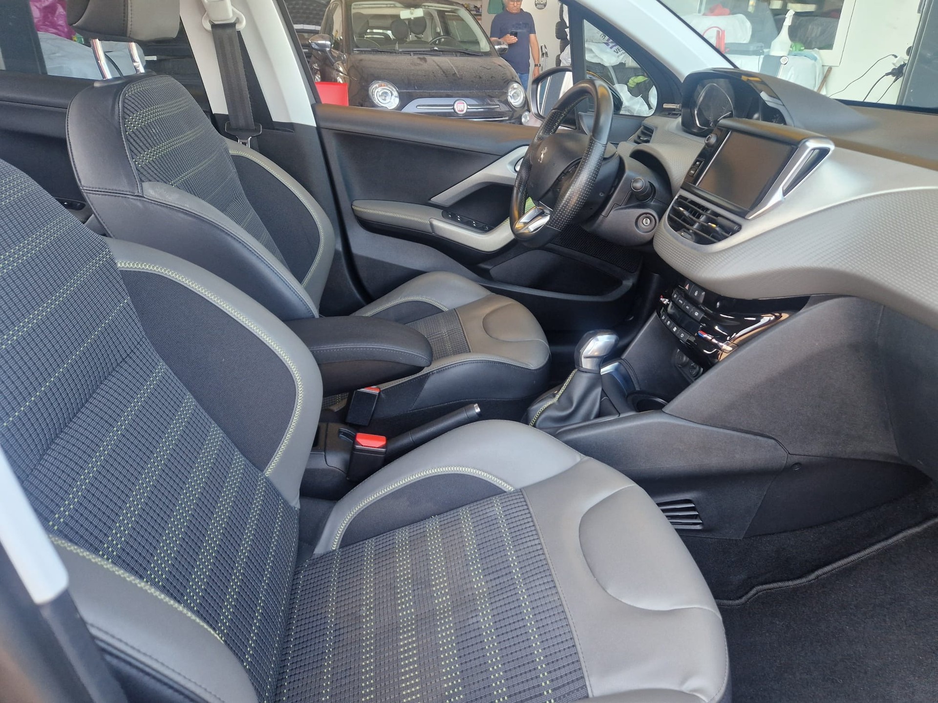 PEUGEOT 208 1.6 BlueHDI Active-image-8