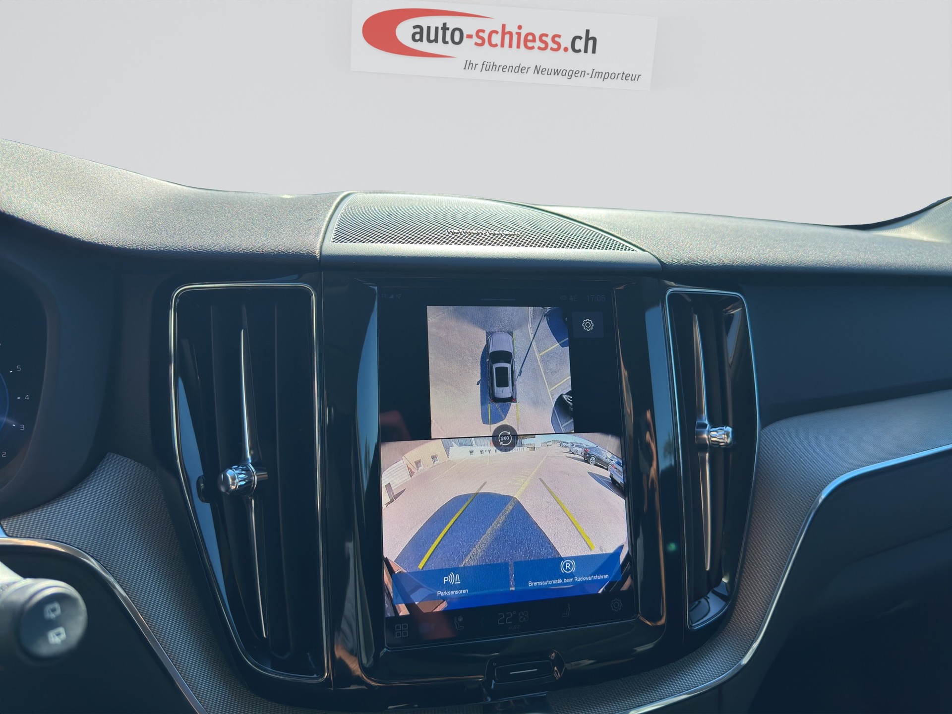 VOLVO XC60 B5 Benzin Mild Hybrid AWD Plus Dark Geartronic-image-14