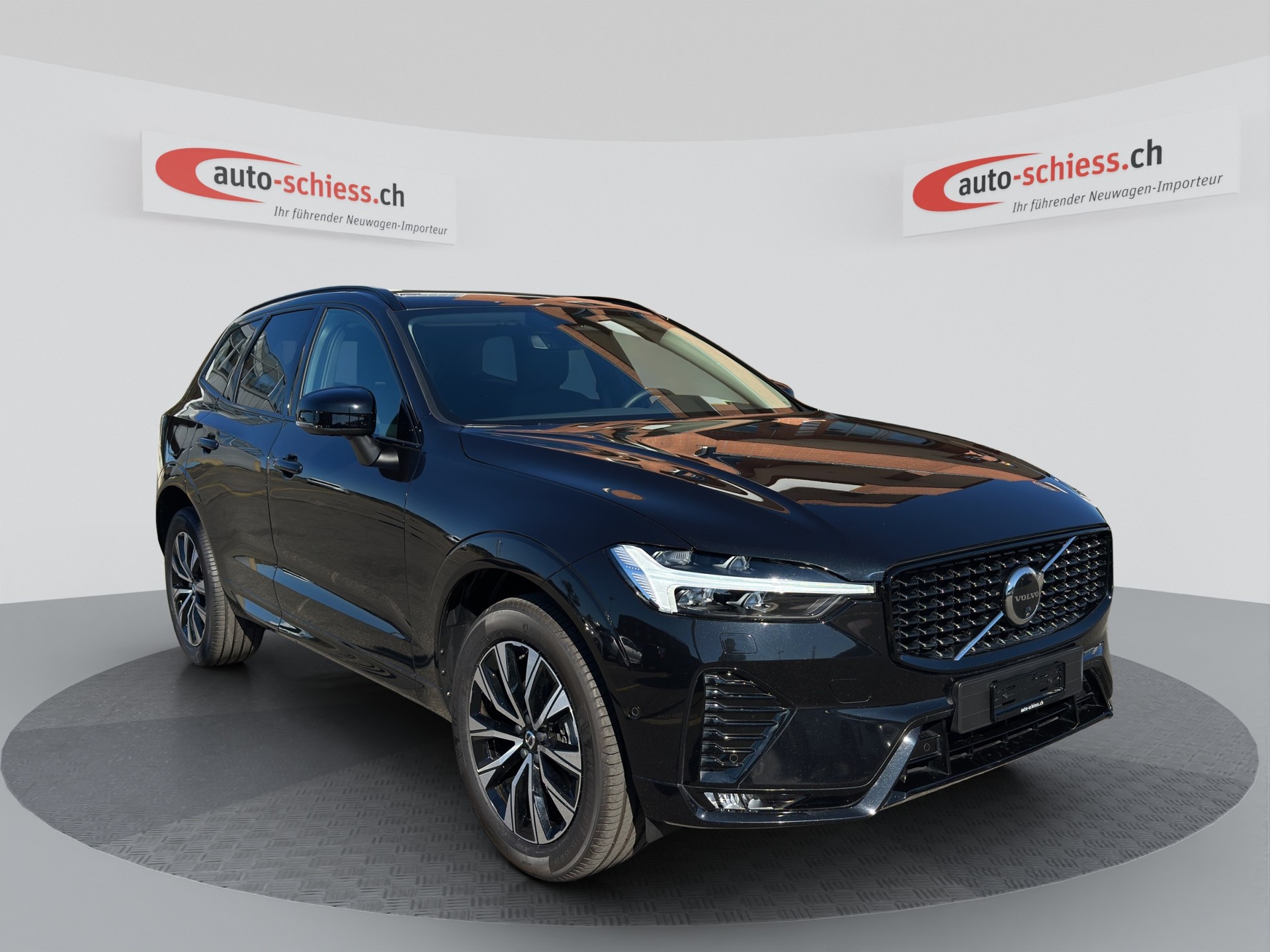 VOLVO XC60 B5 Benzin Mild Hybrid AWD Plus Dark Geartronic