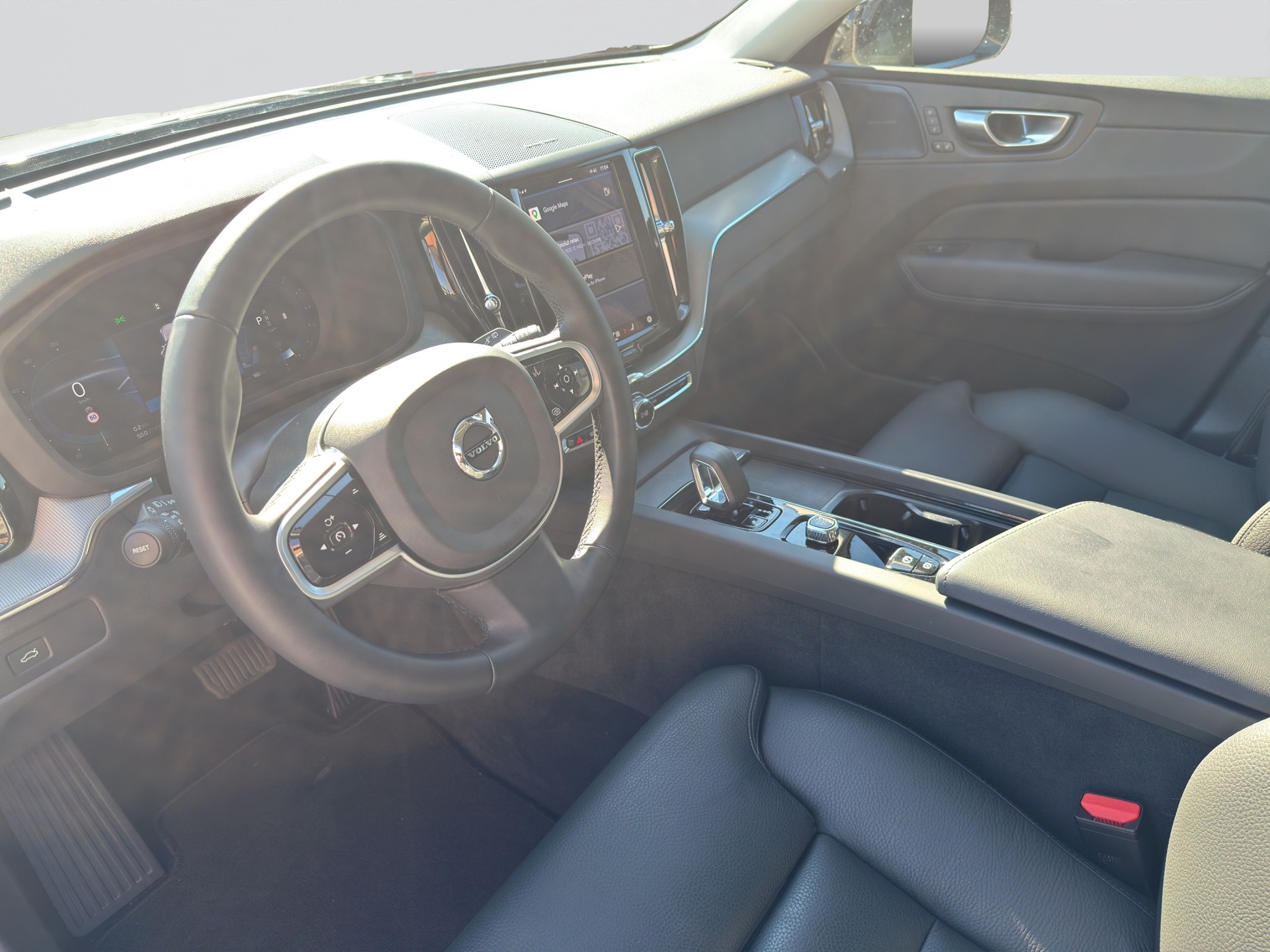 VOLVO XC60 B5 Benzin Mild Hybrid AWD Plus Dark Geartronic-image-7