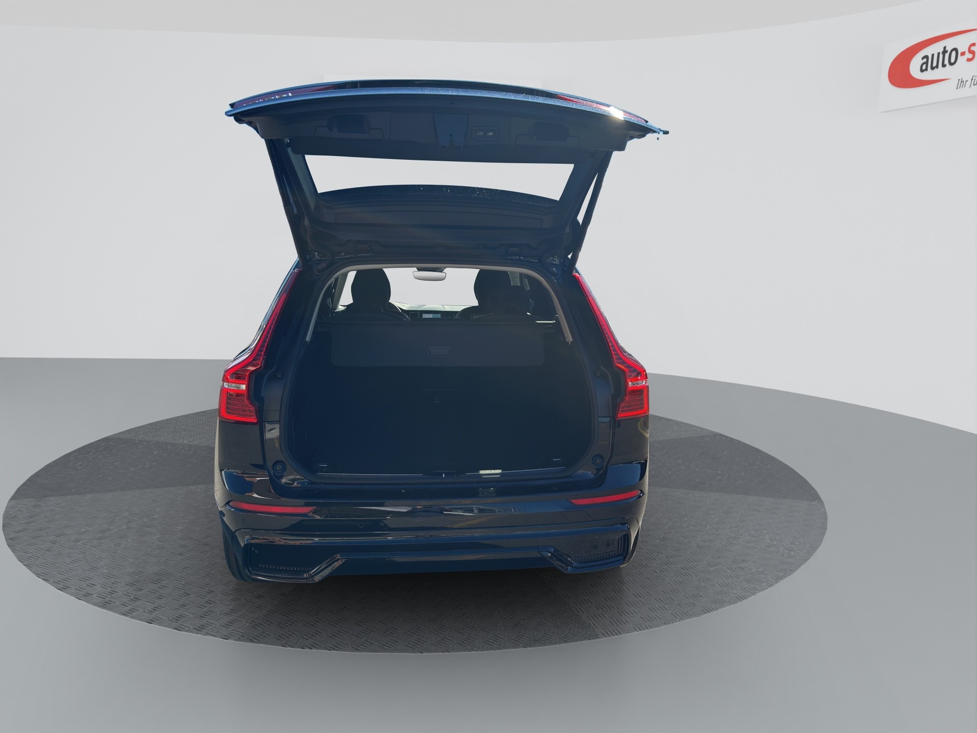 VOLVO XC60 B5 Benzin Mild Hybrid AWD Plus Dark Geartronic-image-4