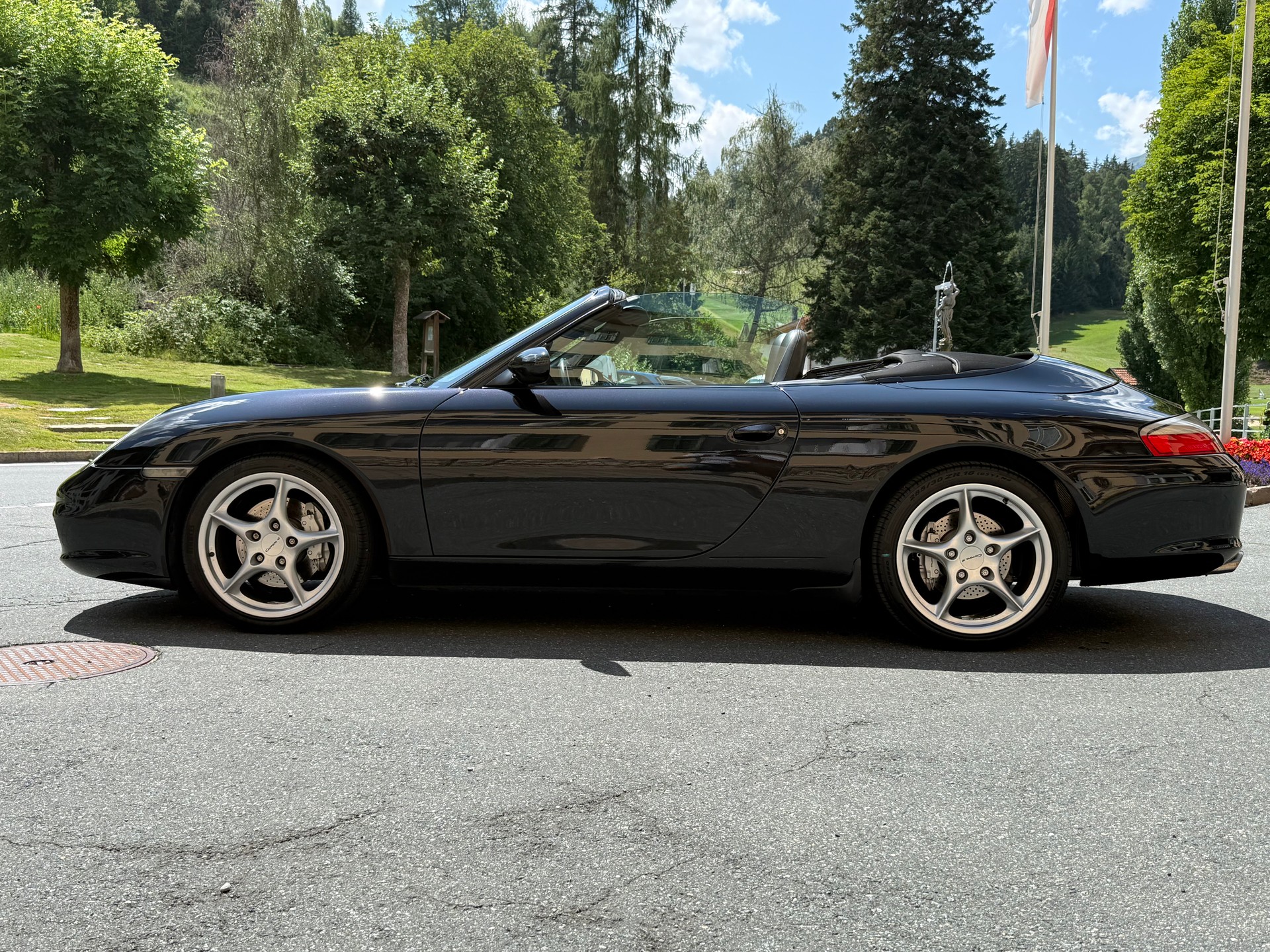 PORSCHE 911 Carrera 4 Cabrio-image-7