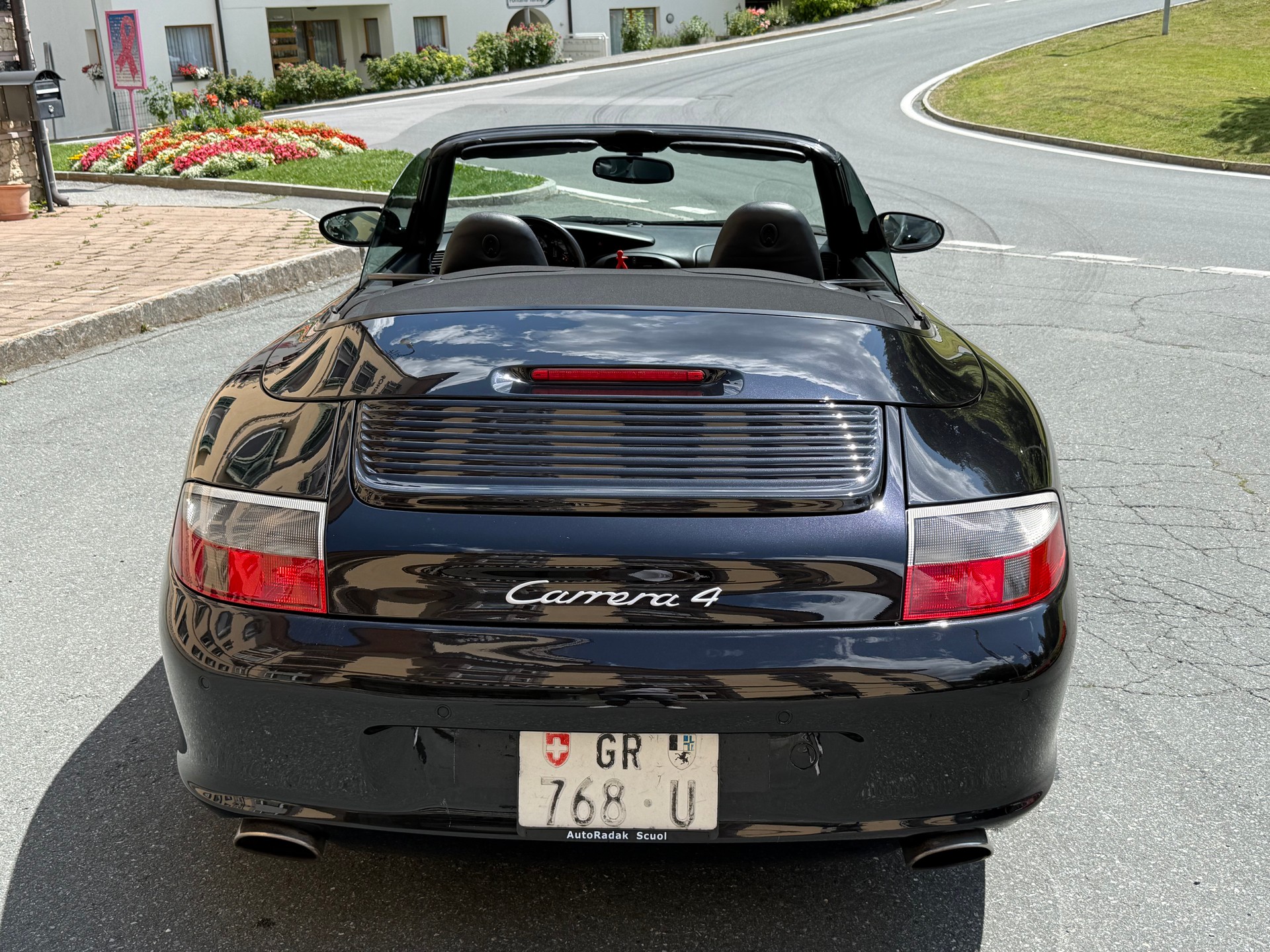 PORSCHE 911 Carrera 4 Cabrio-image-5