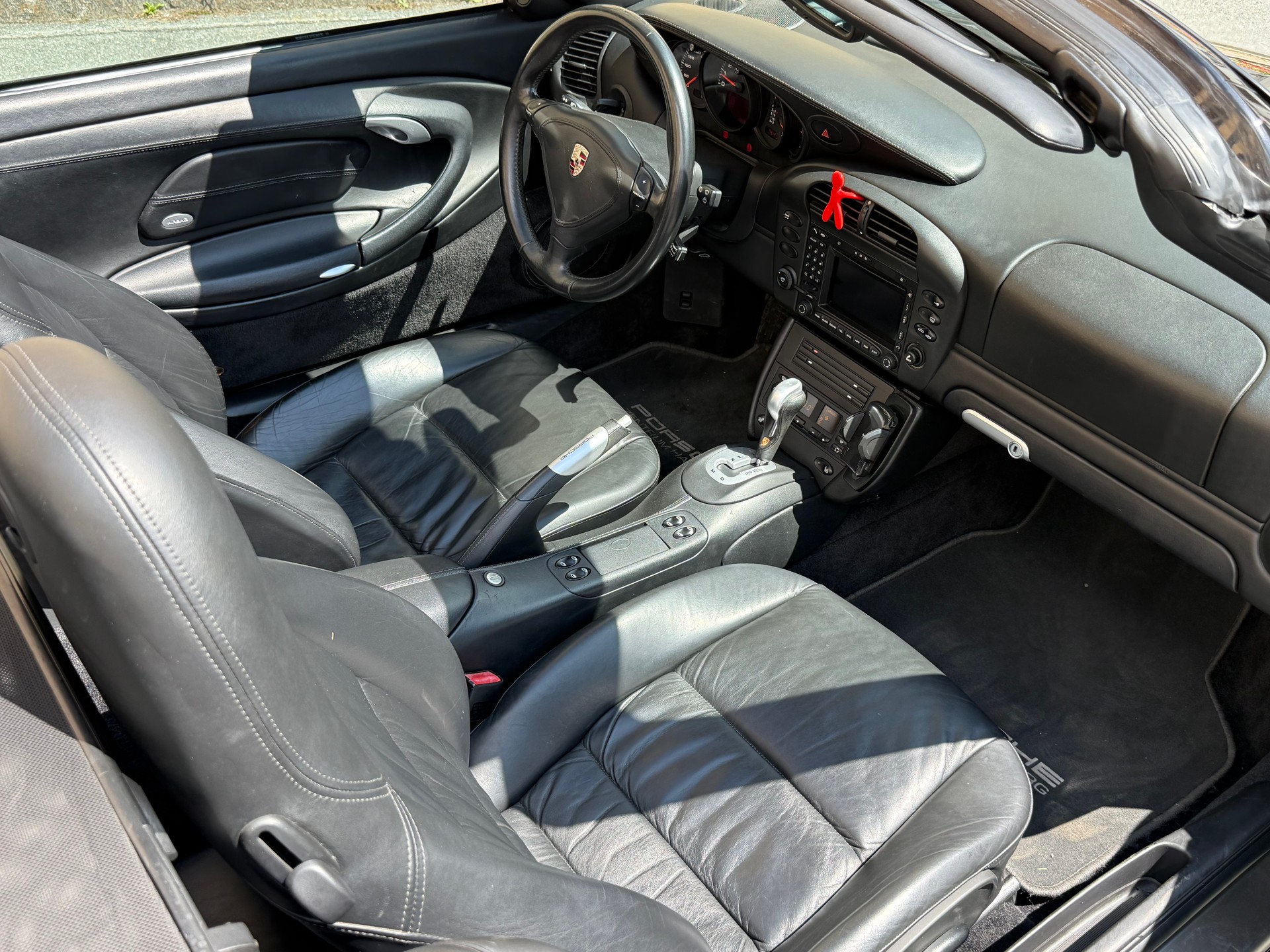 PORSCHE 911 Carrera 4 Cabrio-image-9