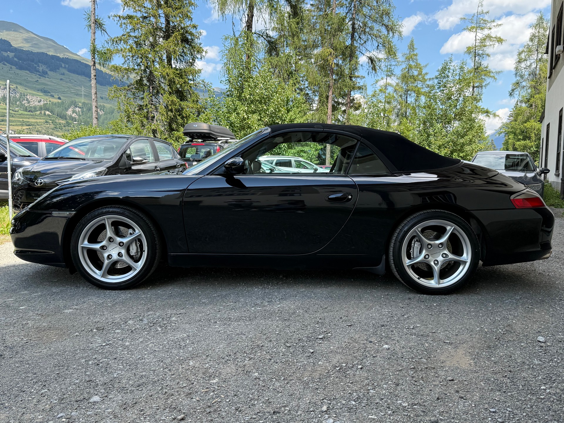 PORSCHE 911 Carrera 4 Cabrio-image-14