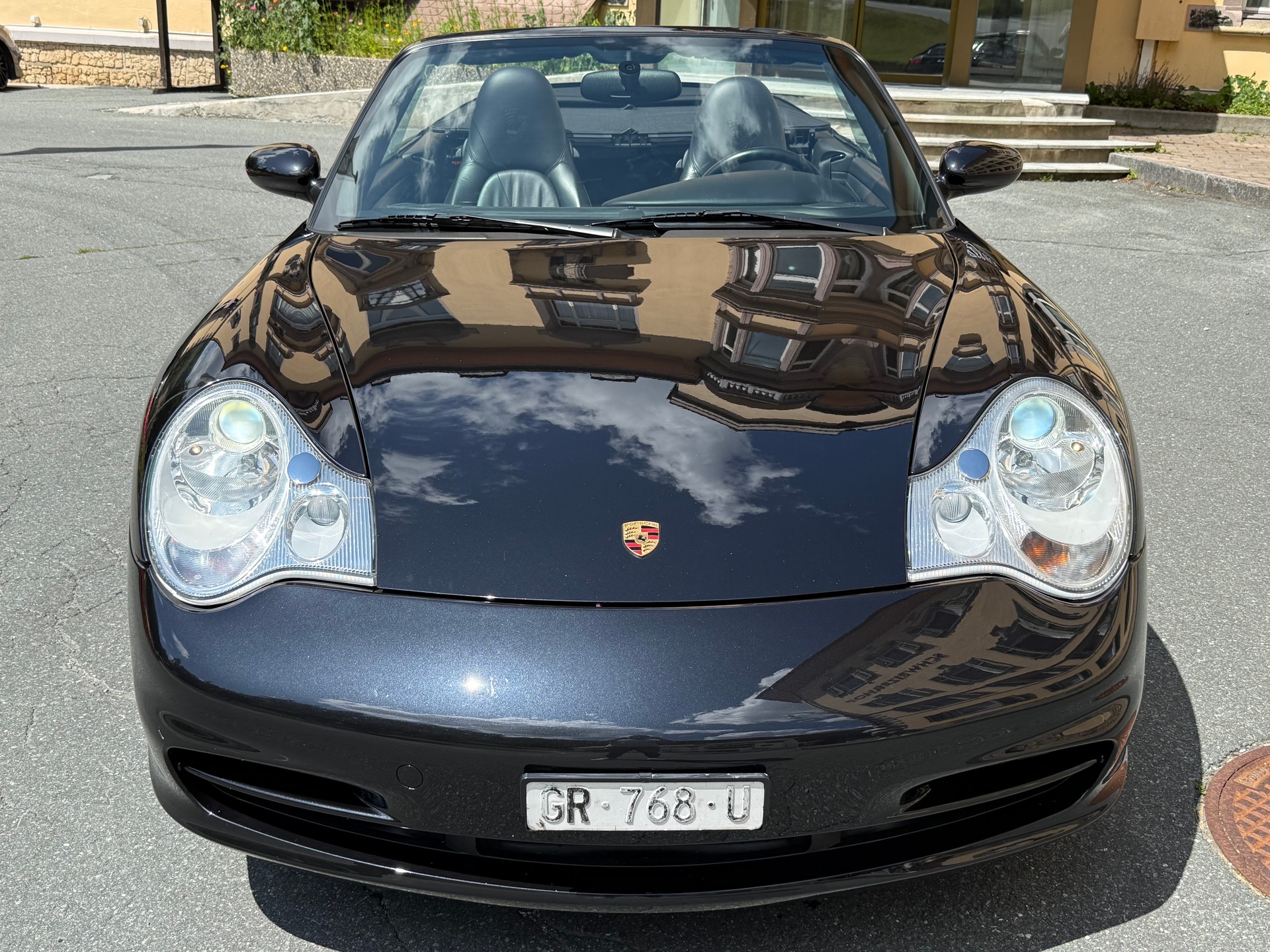 PORSCHE 911 Carrera 4 Cabrio-image-1