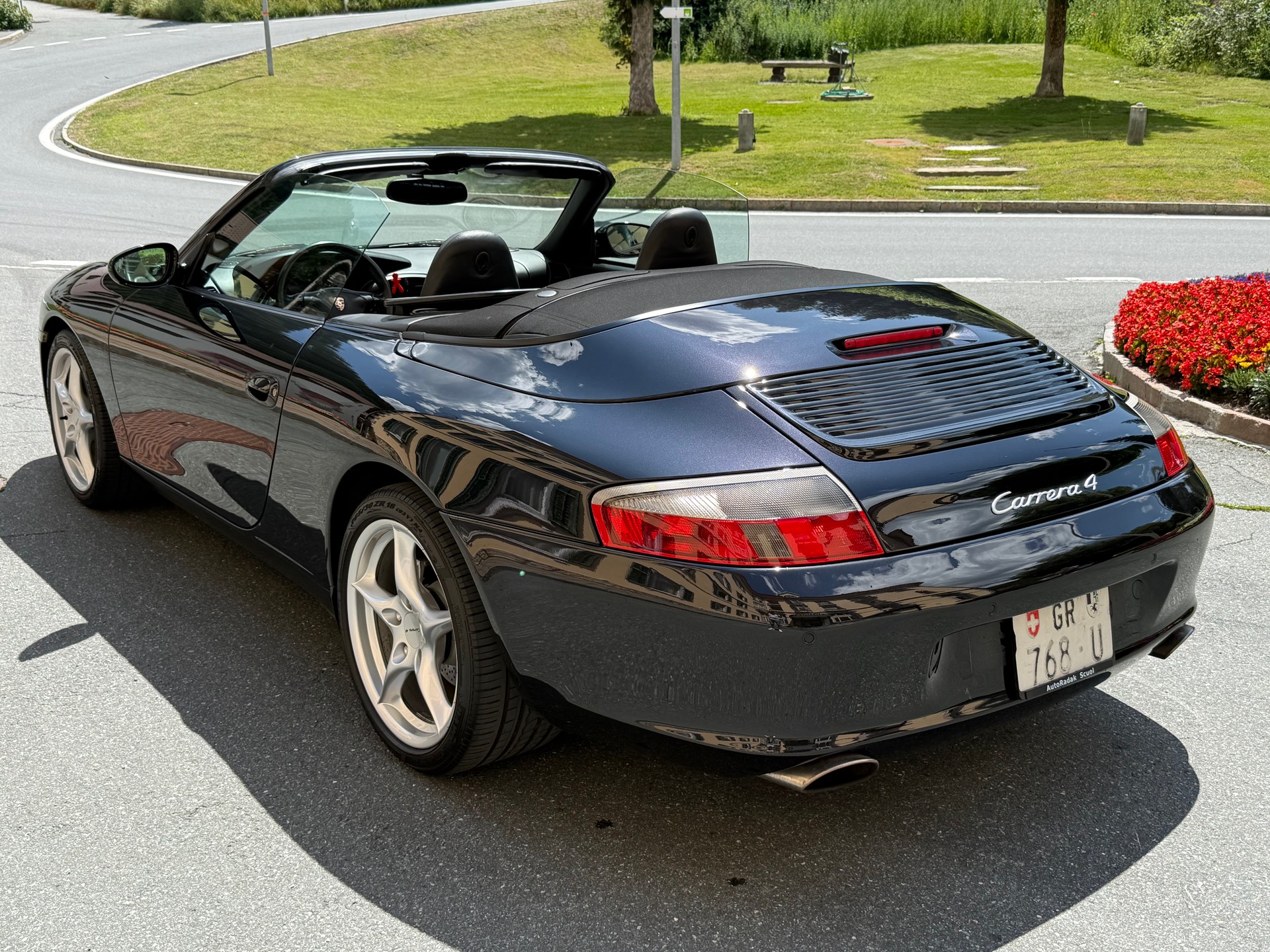 PORSCHE 911 Carrera 4 Cabrio-image-6