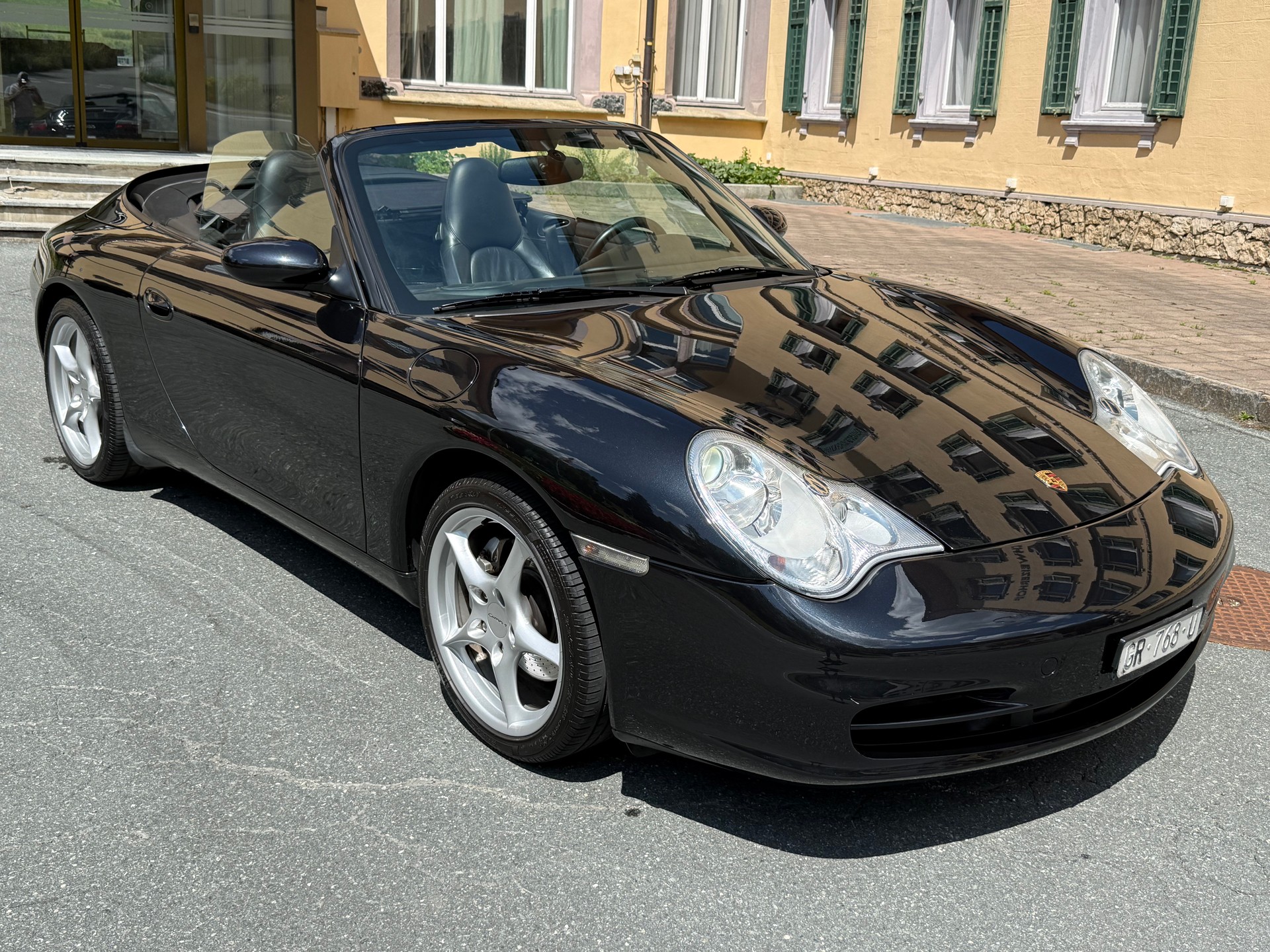 PORSCHE 911 Carrera 4 Cabrio-image-2