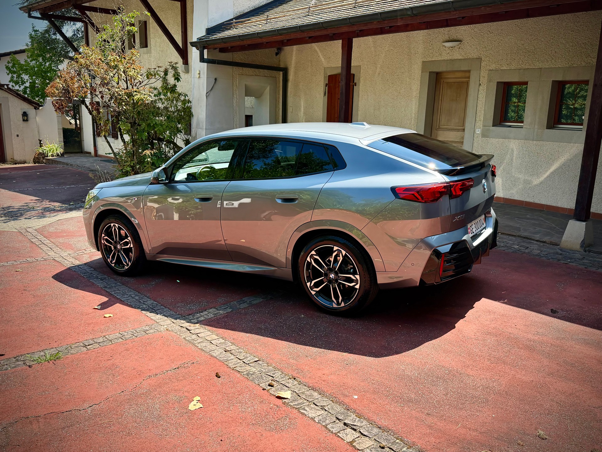 BMW sDrive 20i M-Sport-image-1