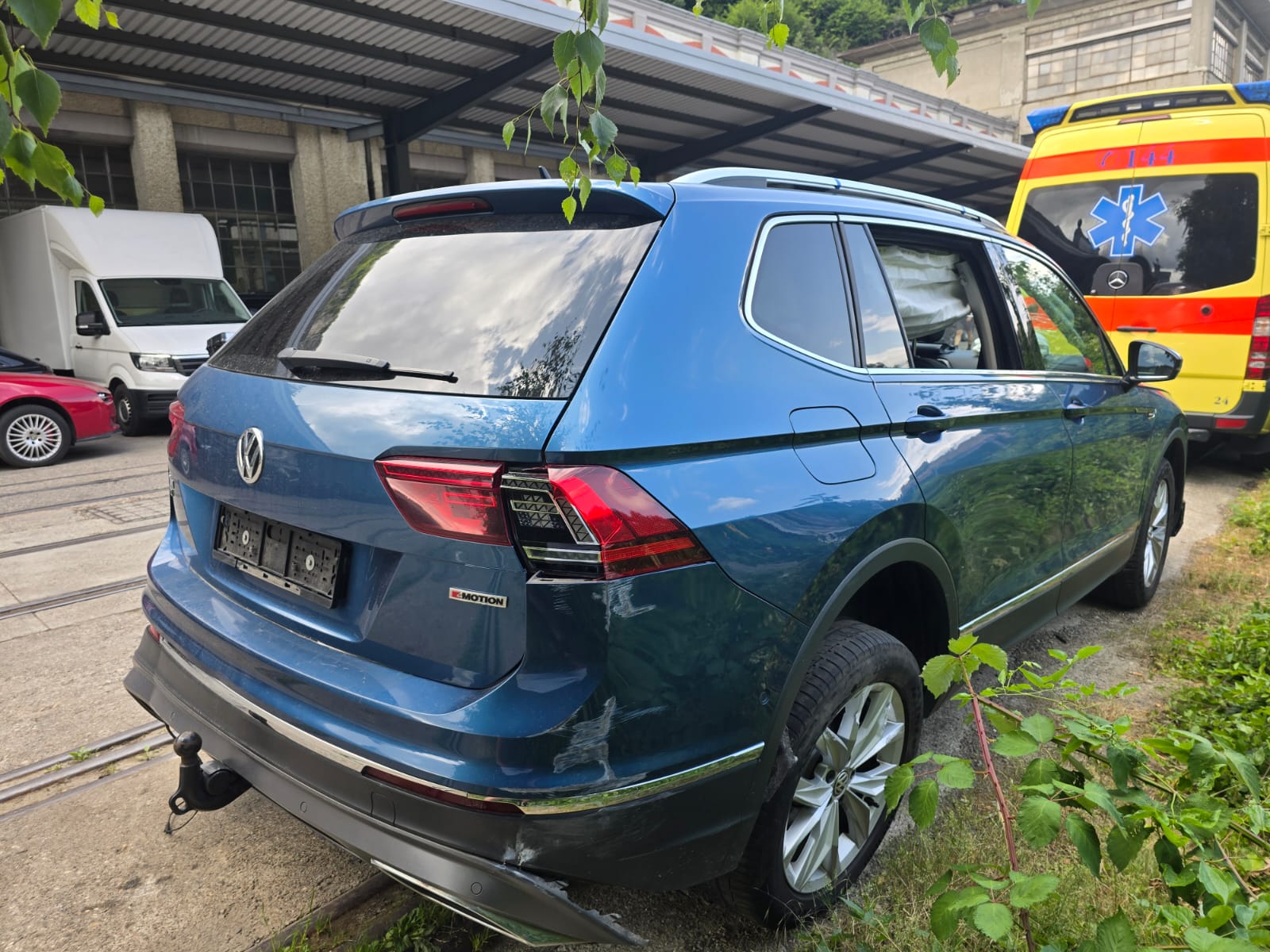 VW Tiguan Allspace 2.0TSI Highline 4Motion DSG-image-1