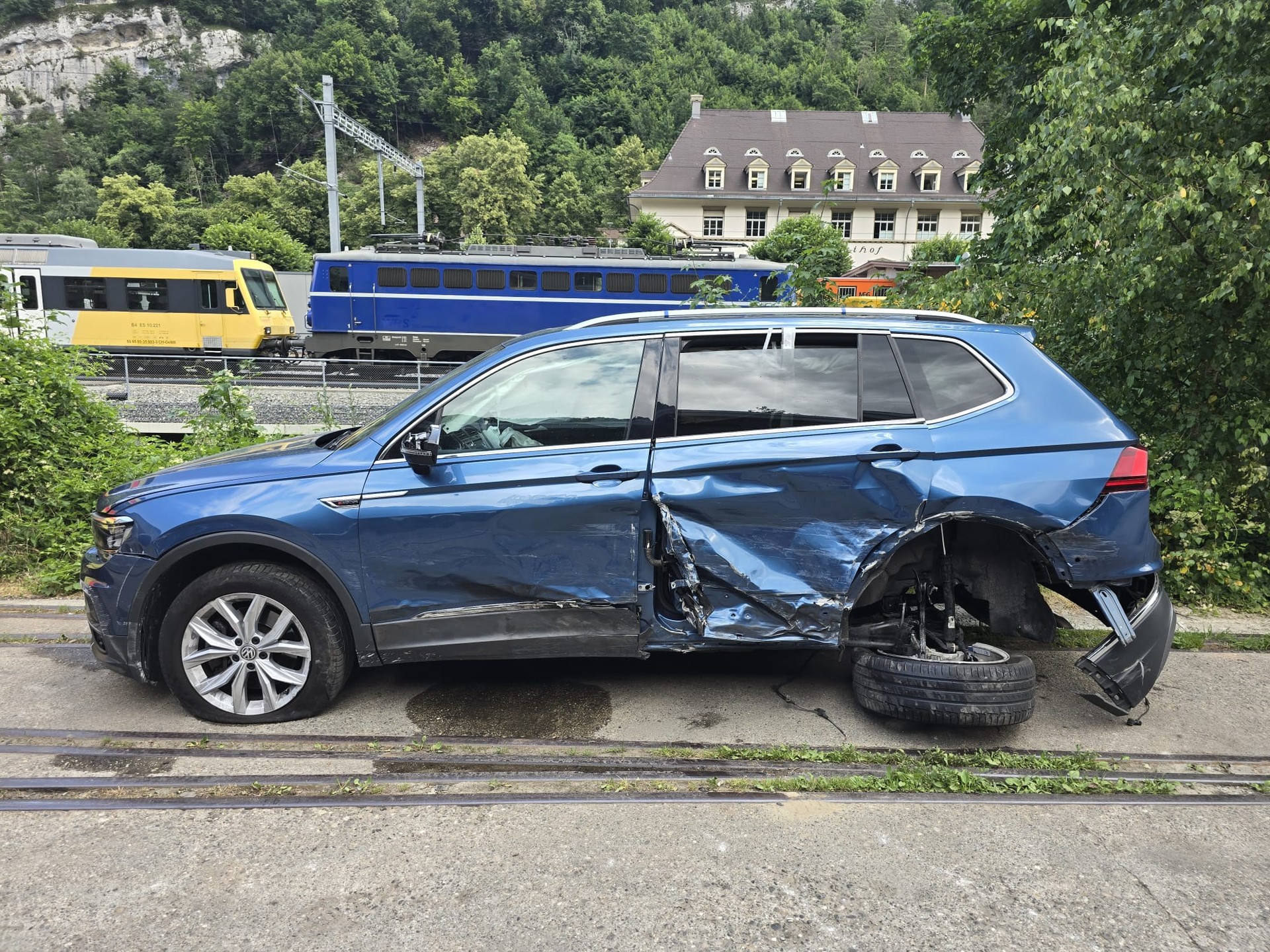 VW Tiguan Allspace 2.0TSI Highline 4Motion DSG-image-3