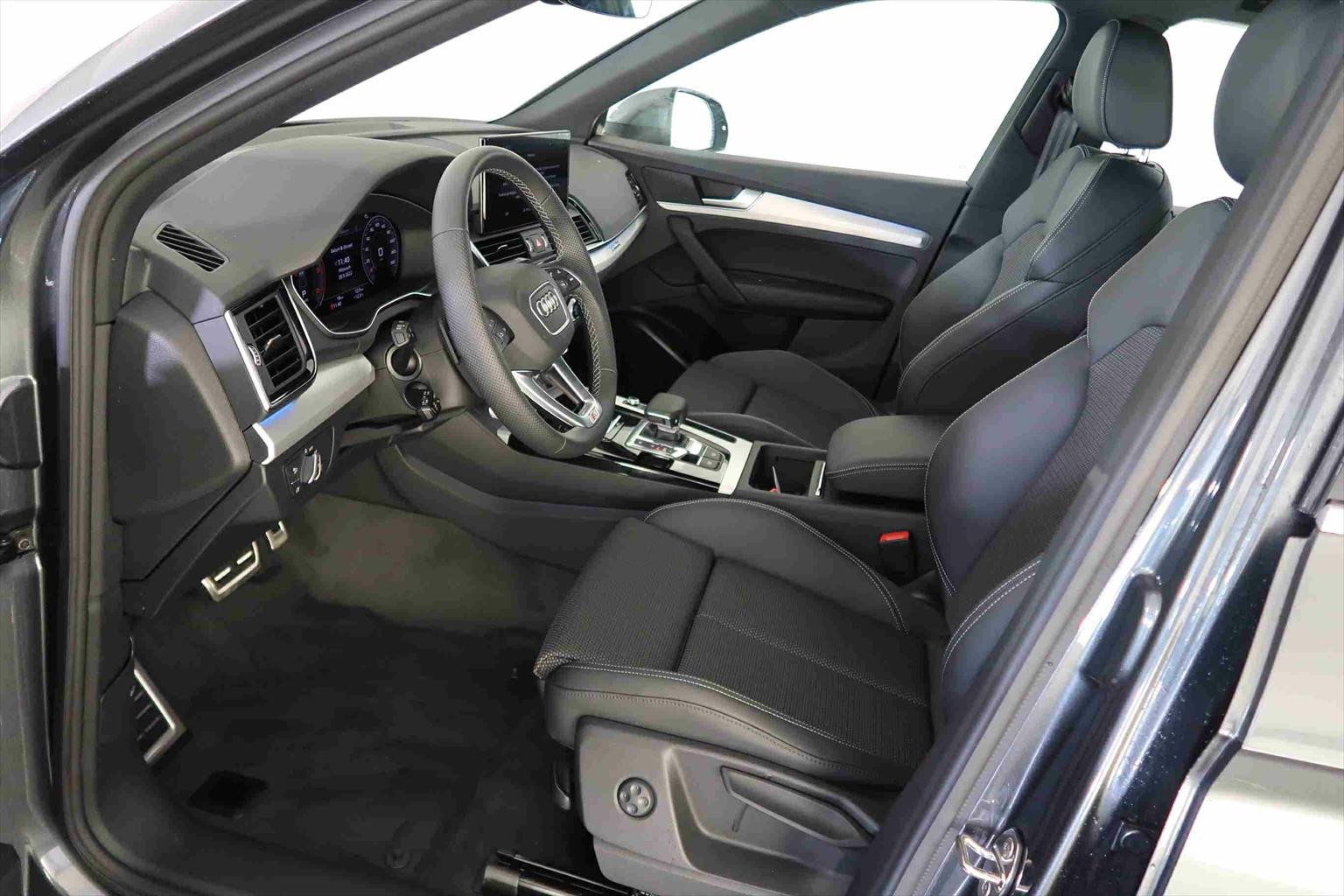 AUDI Q5 40 TDI S-Line quattro S-tronic-image-4