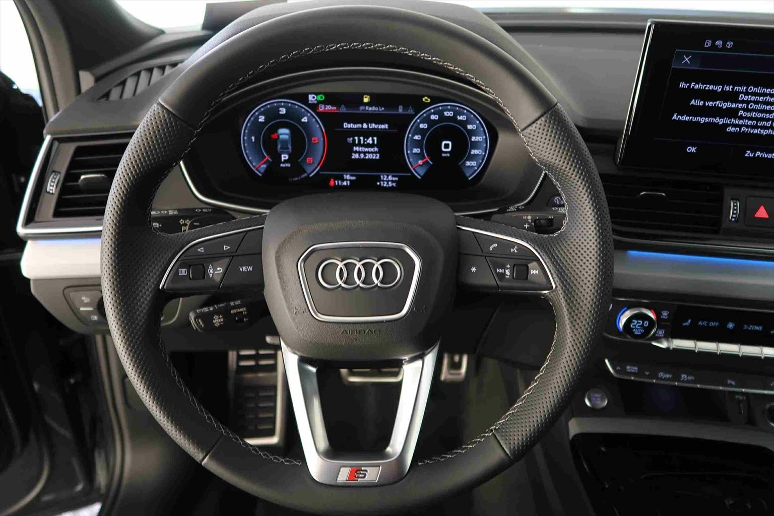 AUDI Q5 40 TDI S-Line quattro S-tronic-image-9