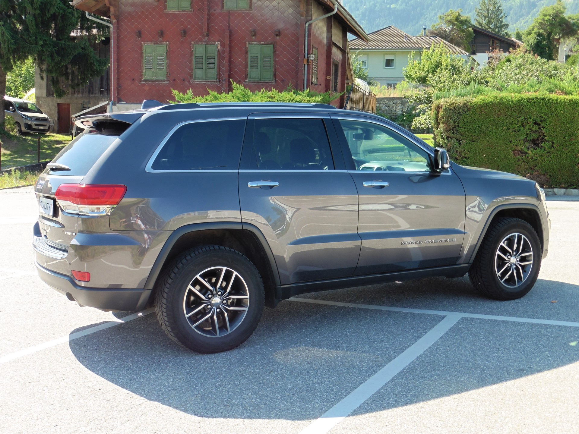 JEEP Grand Cherokee 3.0 CRD Limited Automatic-image-10