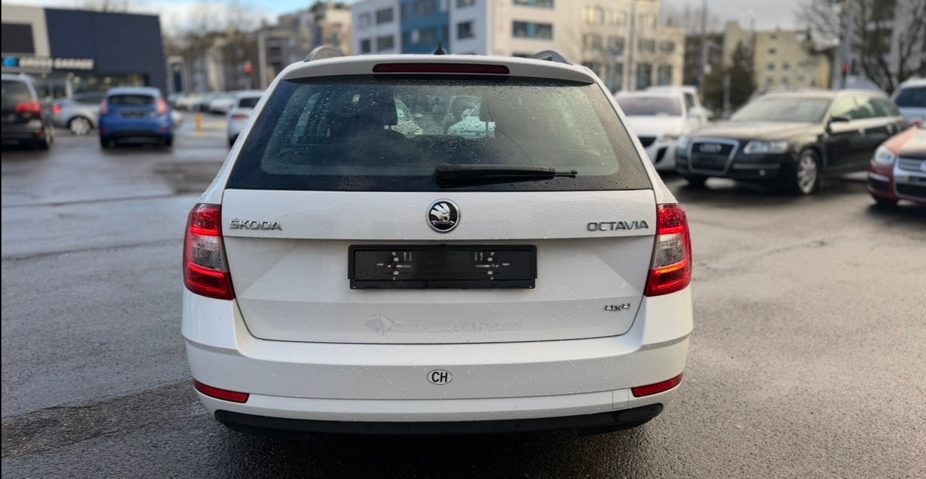SKODA Octavia Combi 2.0 TDI Ambition 4x4-image-4