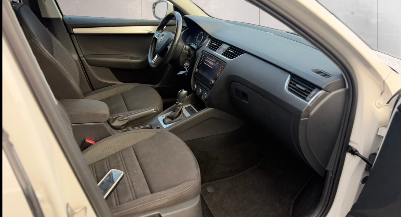 SKODA Octavia Combi 2.0 TDI Ambition 4x4-image-14