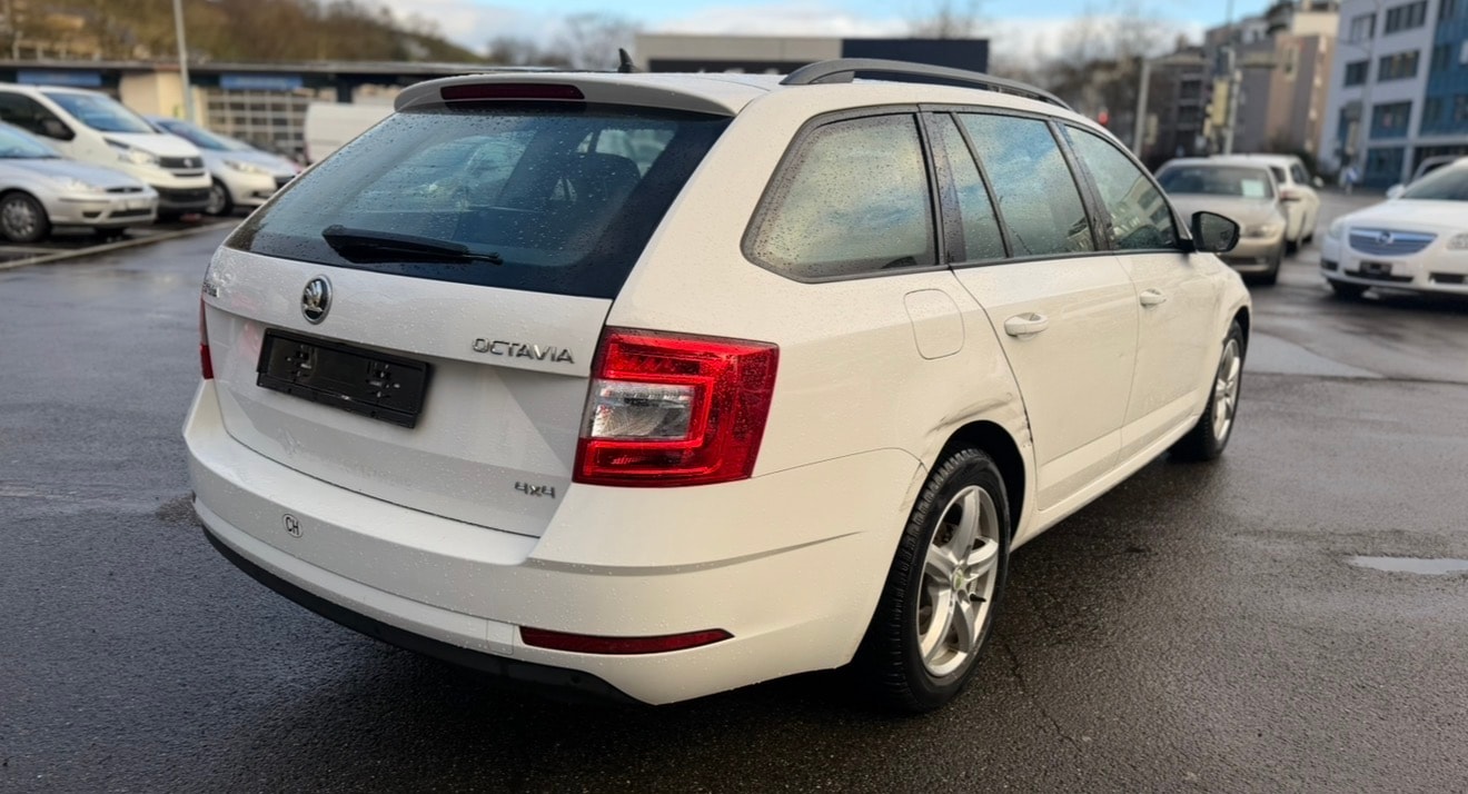 SKODA Octavia Combi 2.0 TDI Ambition 4x4-image-5