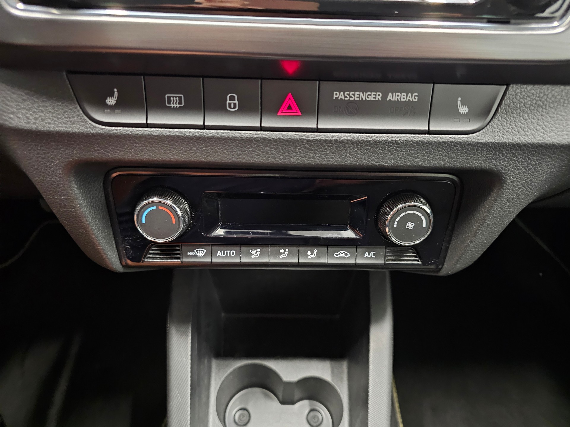 SKODA Fabia 1.0 TSI Soleil-image-18