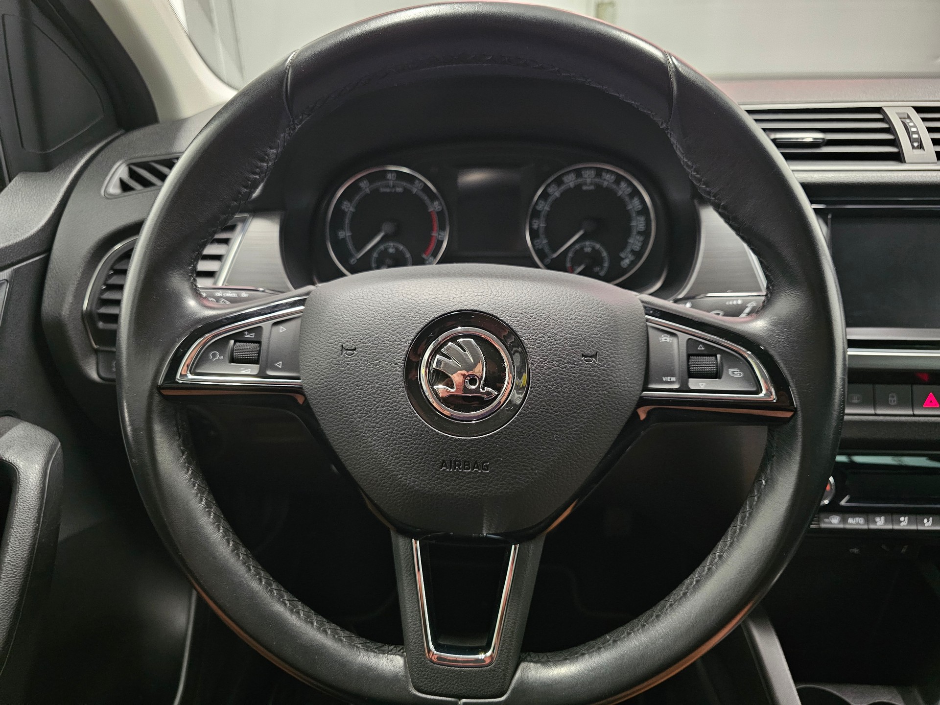 SKODA Fabia 1.0 TSI Soleil-image-11