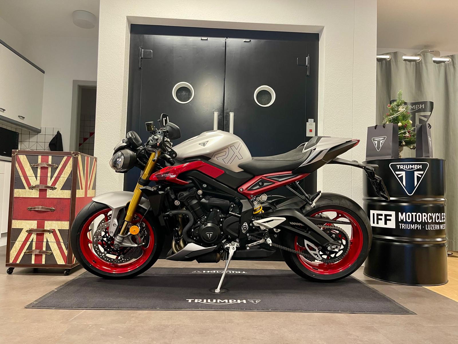 TRIUMPH Street Triple 765 RX-showroom-element-1