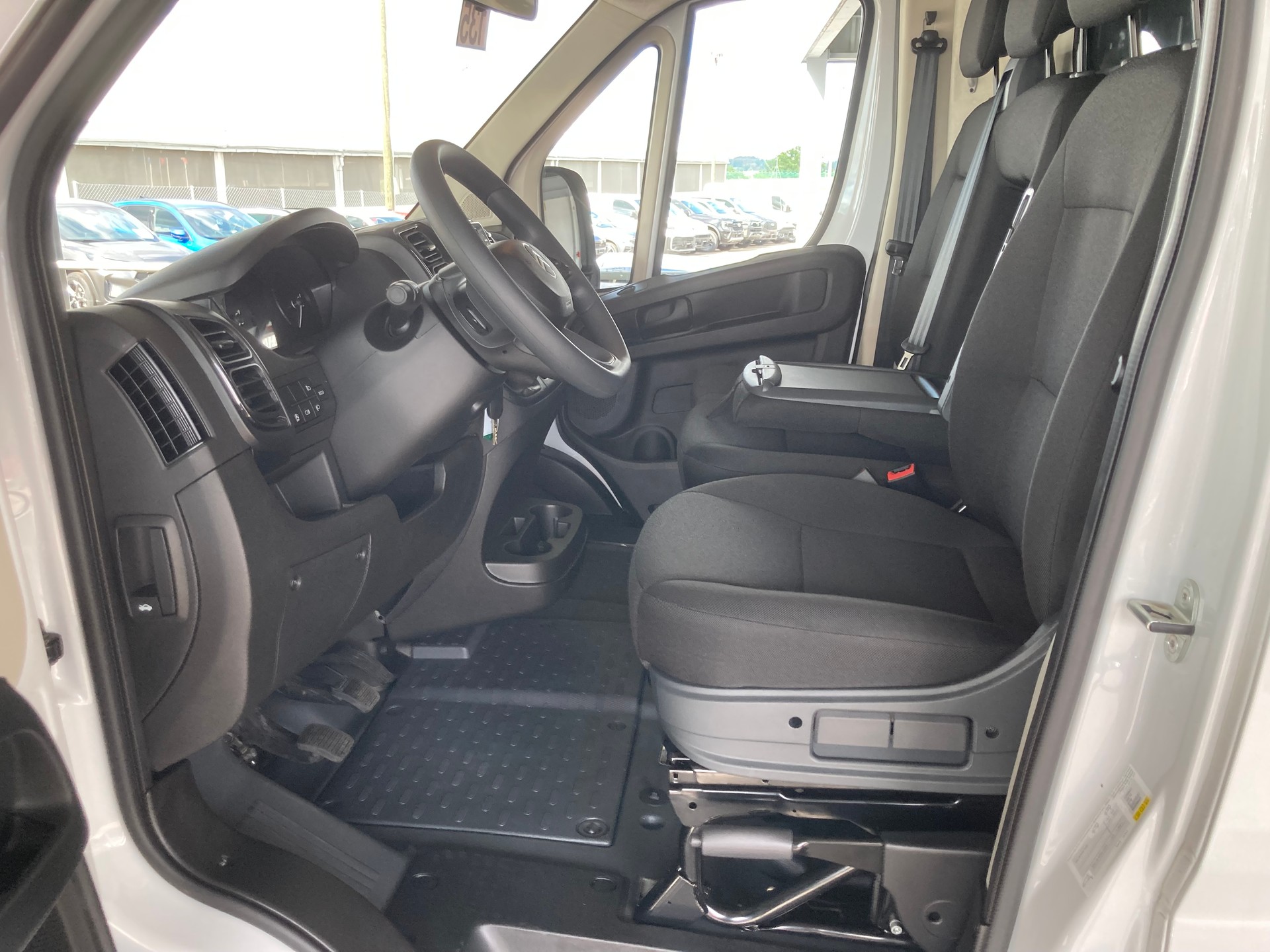 CITROEN Jumper 35 2.2 BlueHDi 140 L2H2 Kasten-image-10
