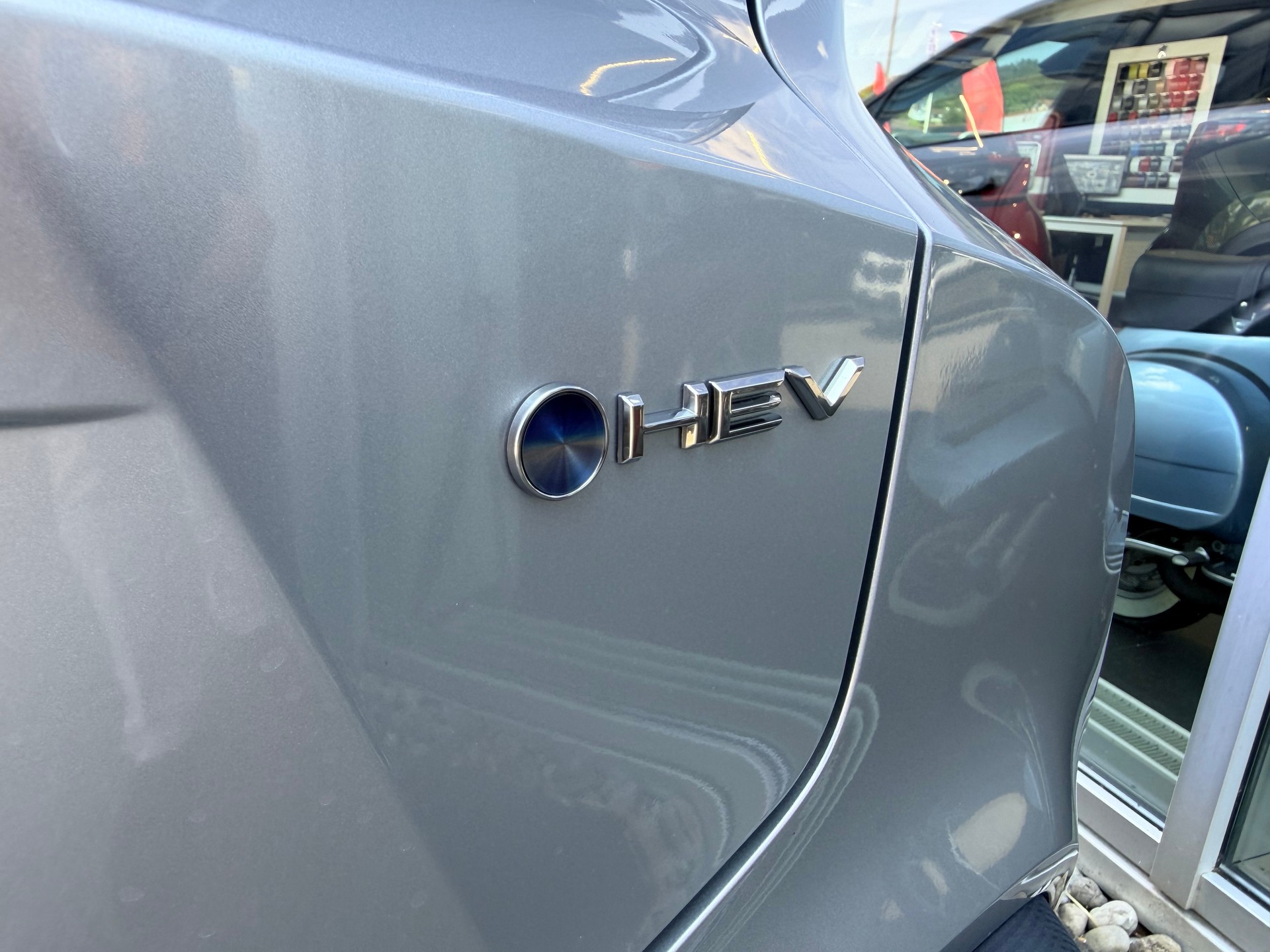 TOYOTA C-HR 1.8 HSD CVT Swiss Edition-image-11