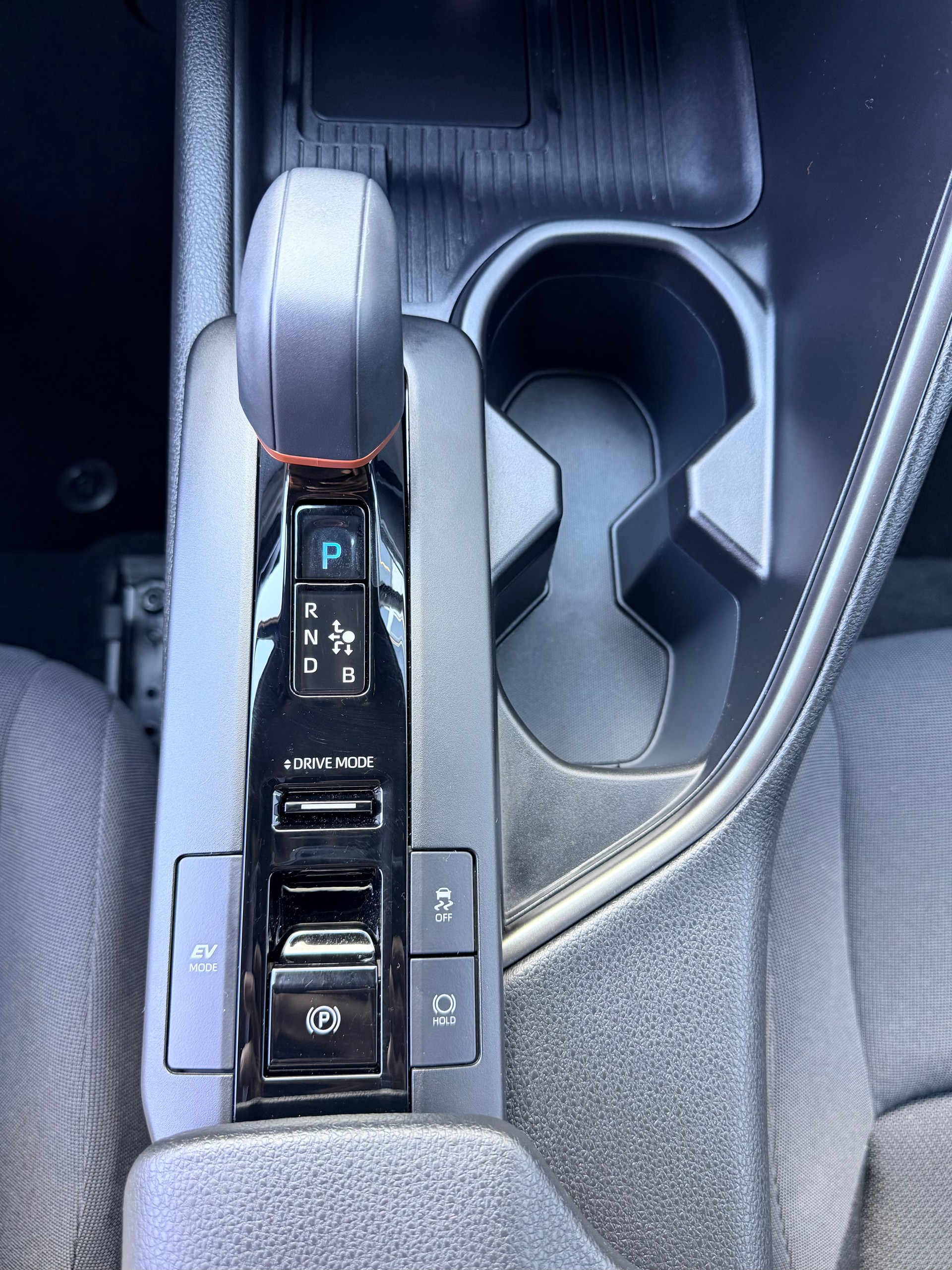 TOYOTA C-HR 1.8 HSD CVT Swiss Edition-image-23