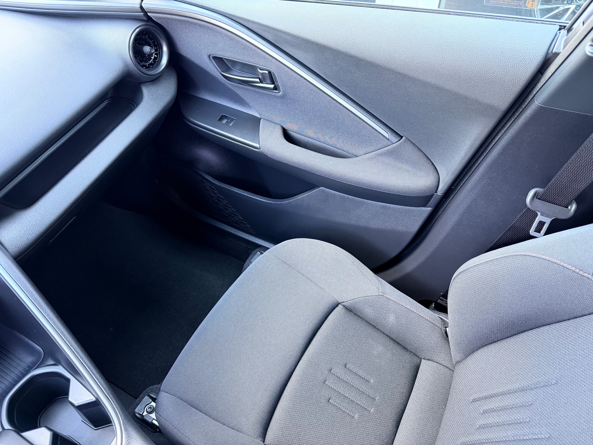 TOYOTA C-HR 1.8 HSD CVT Swiss Edition-image-15