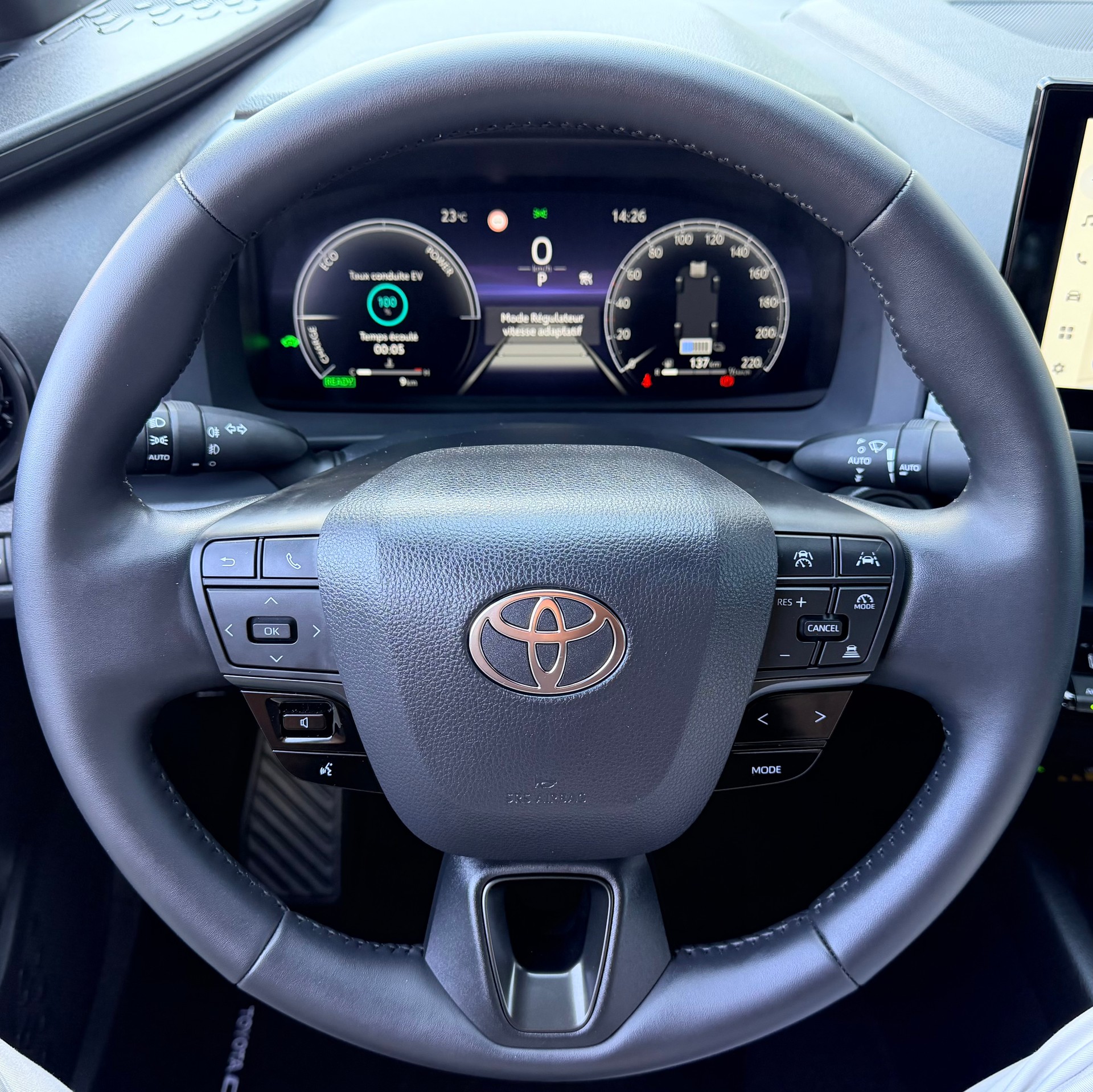 TOYOTA C-HR 1.8 HSD CVT Swiss Edition-image-17