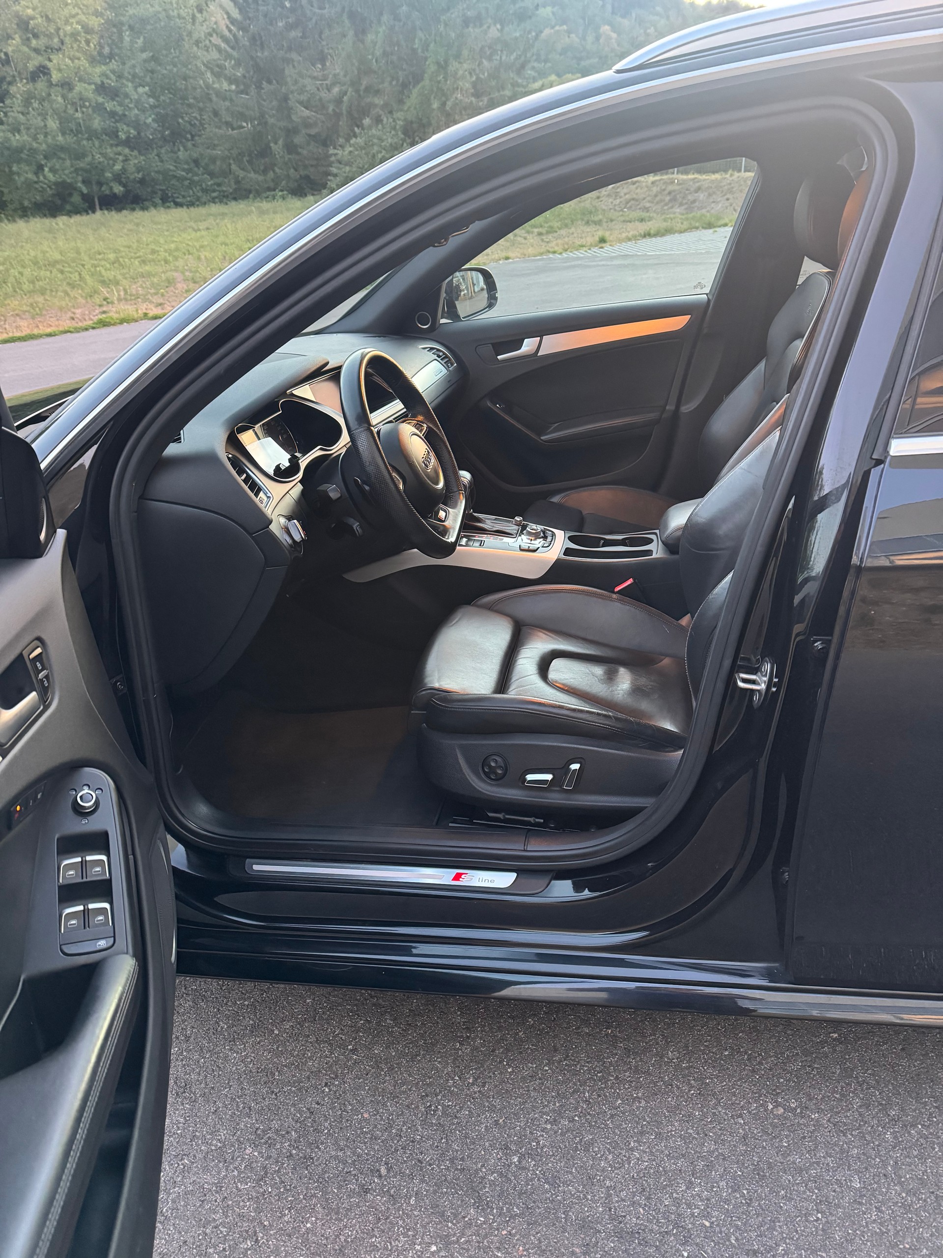 AUDI A4 Avant 3.0 TDI quattro S-tronic-image-8