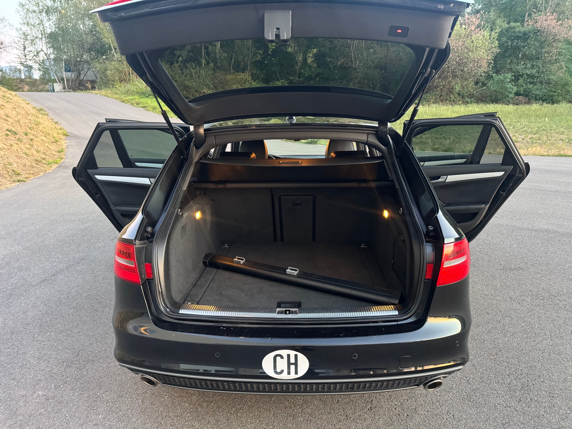 AUDI A4 Avant 3.0 TDI quattro S-tronic-image-11