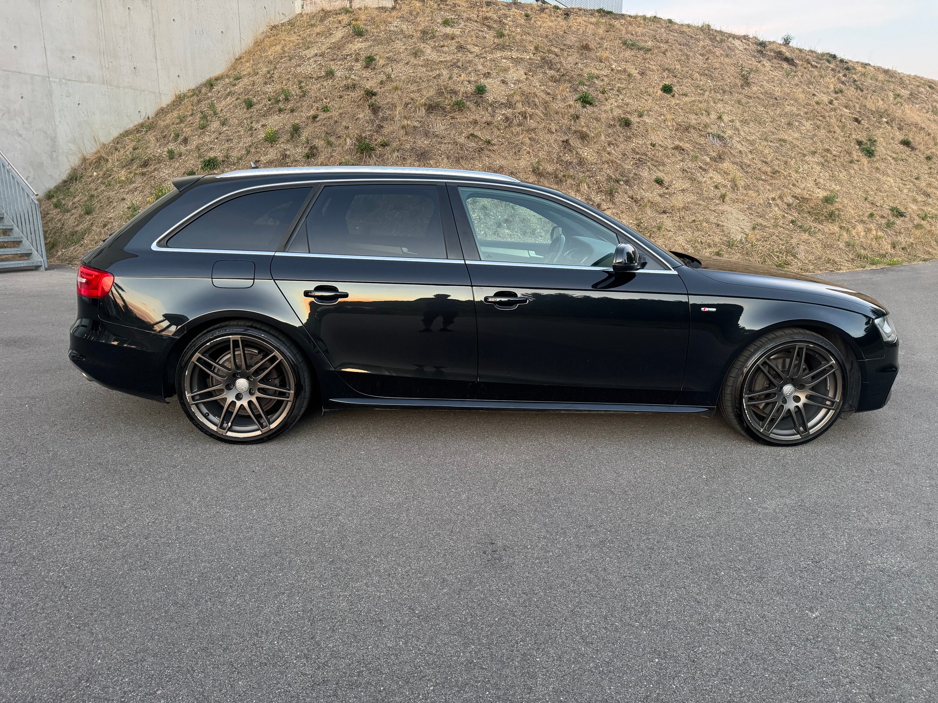AUDI A4 Avant 3.0 TDI quattro S-tronic-image-5
