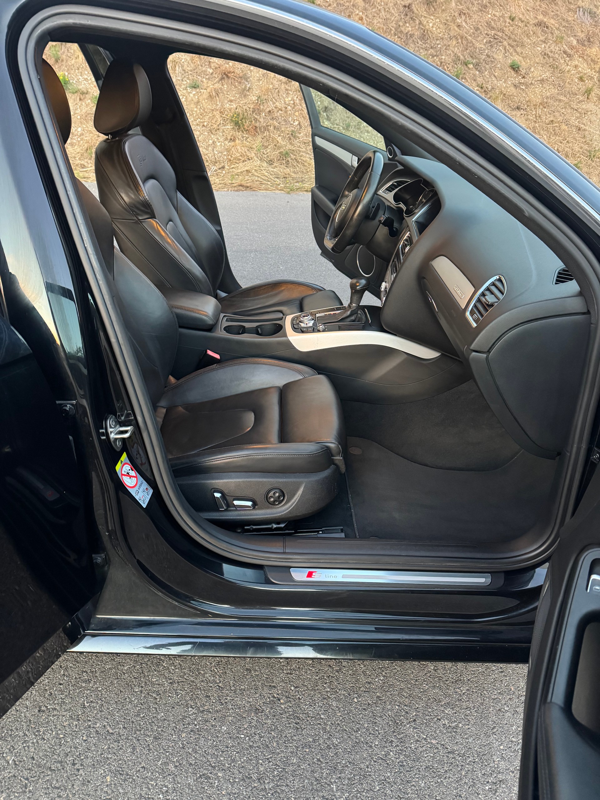 AUDI A4 Avant 3.0 TDI quattro S-tronic-image-13