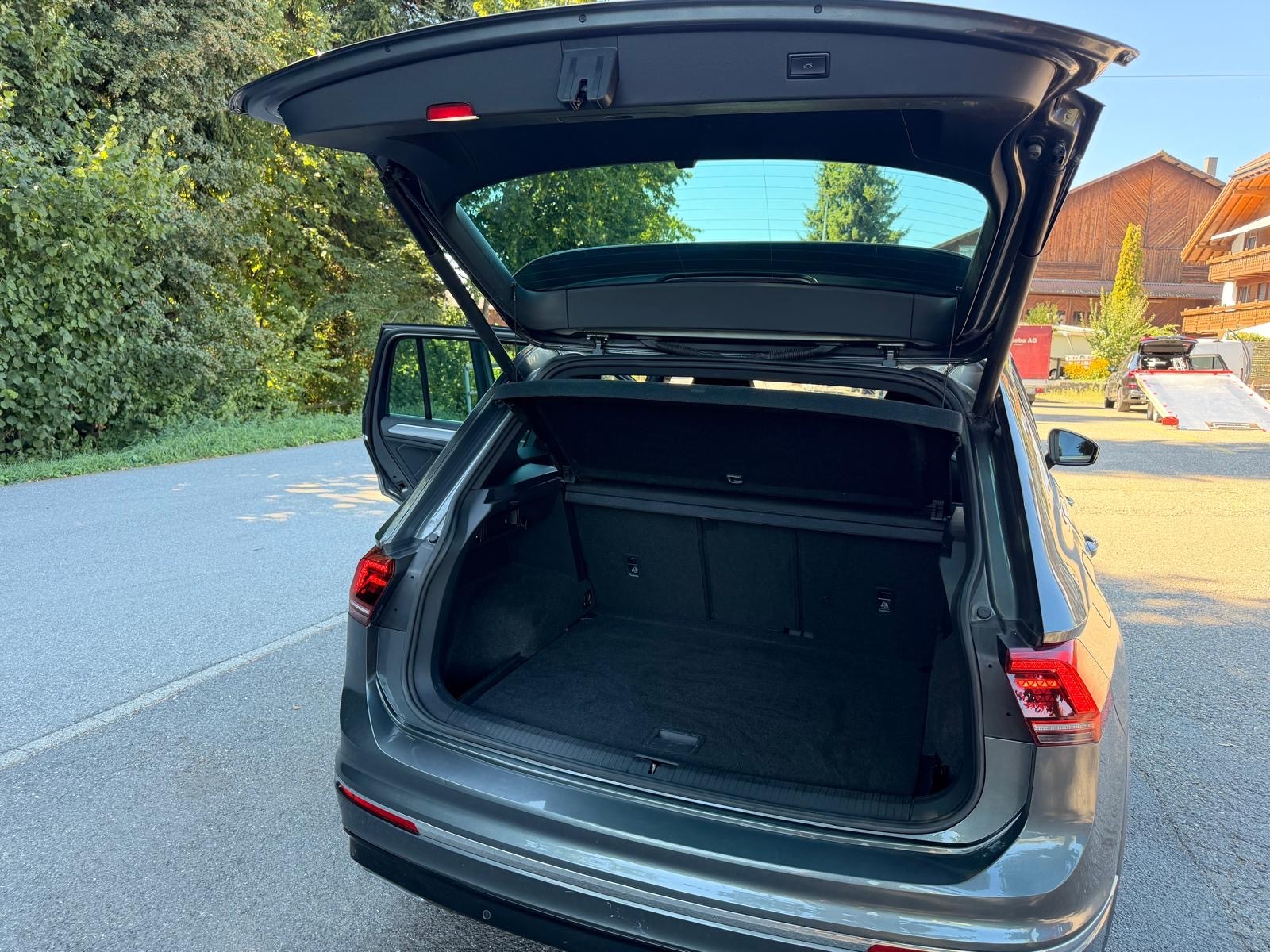 VW Tiguan 2.0TSI R-Line 4Motion DSG-image-12